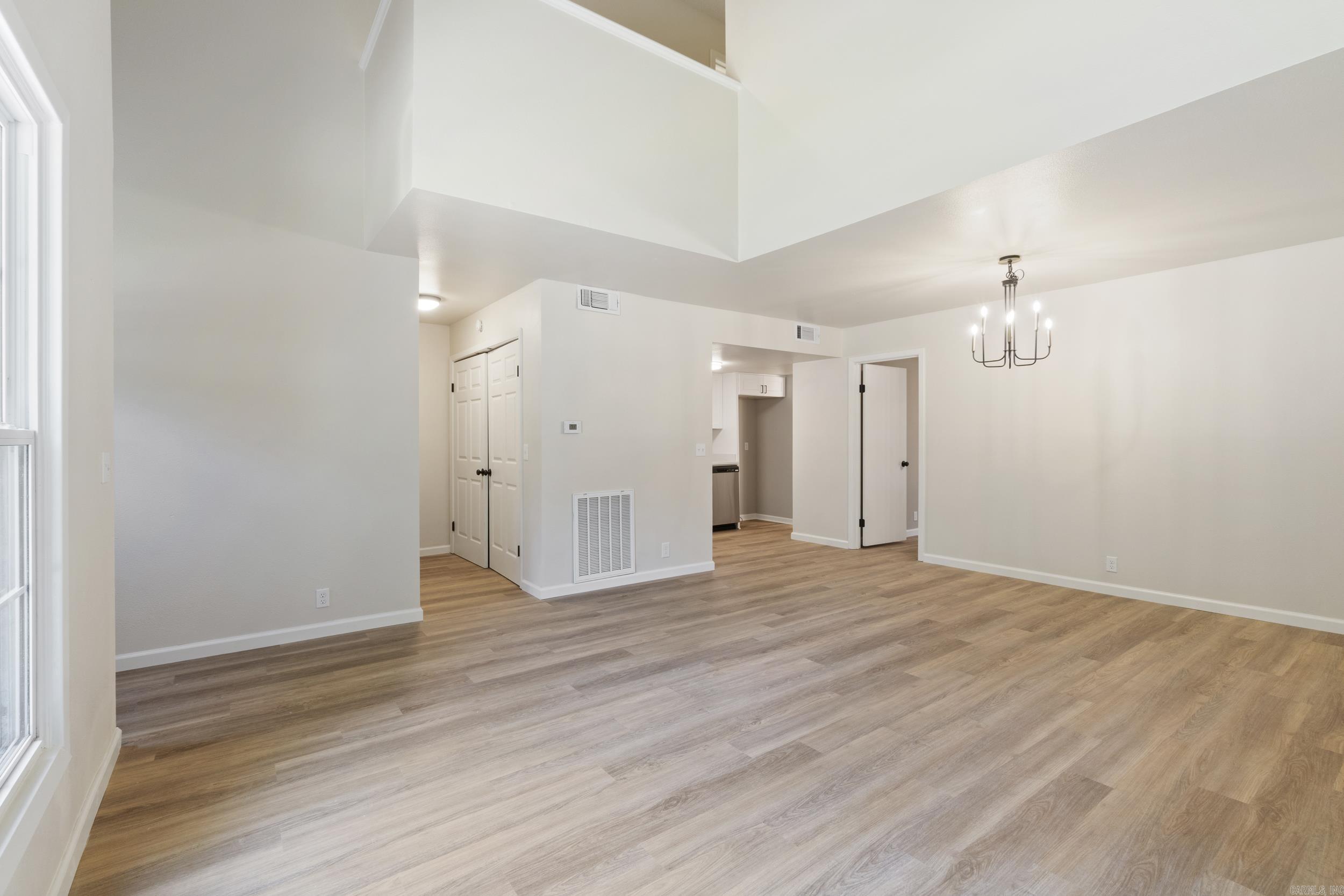 VALENCIA COURTS - Residential