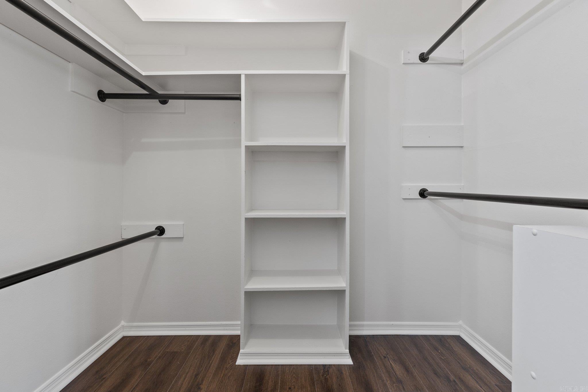 MAUMELLE CLUB MANOR TO CRYSTAL - Residential