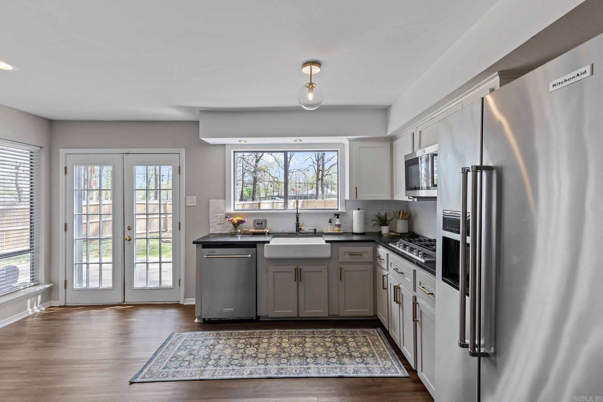 MAUMELLE CLUB MANOR TO CRYSTAL - Residential