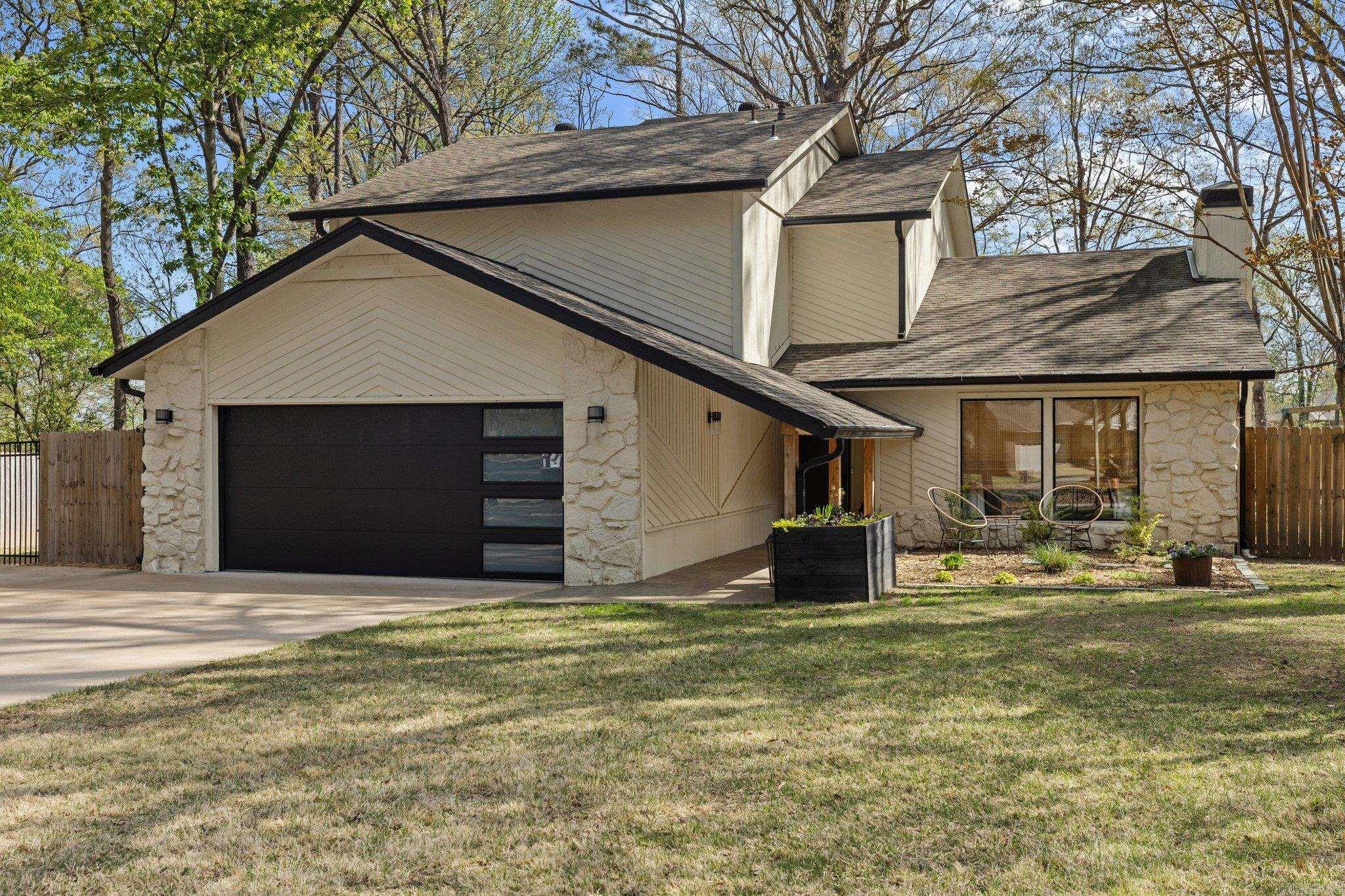 MAUMELLE CLUB MANOR TO CRYSTAL - Residential