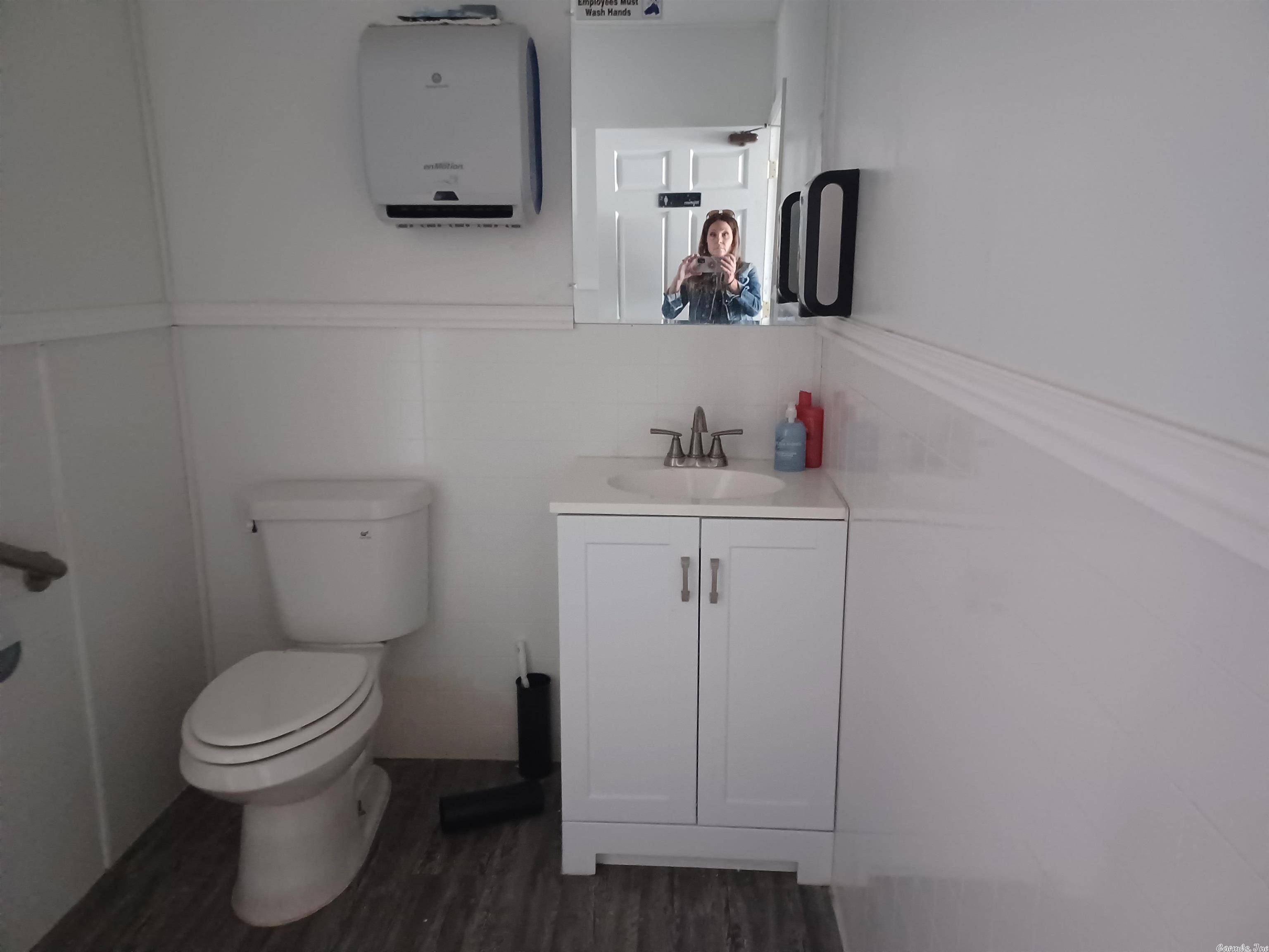 Business Center - Commercial Sale