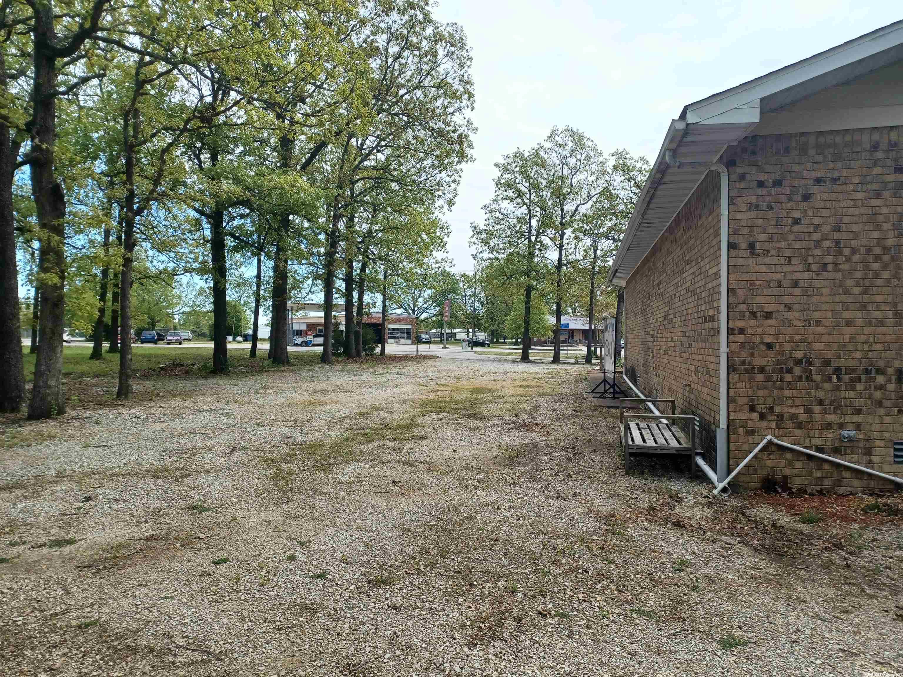 Business Center - Commercial Sale