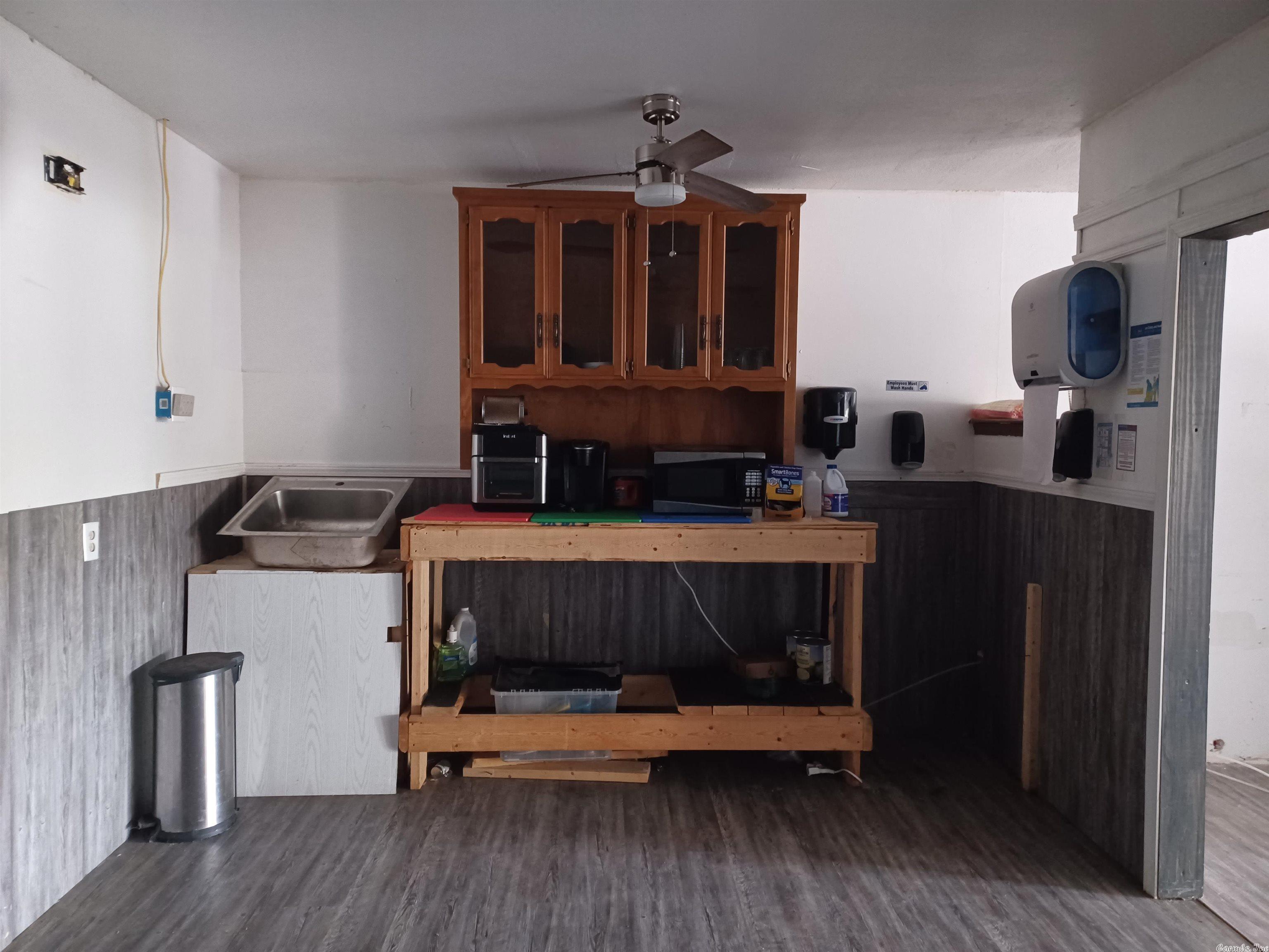 Business Center - Commercial Sale