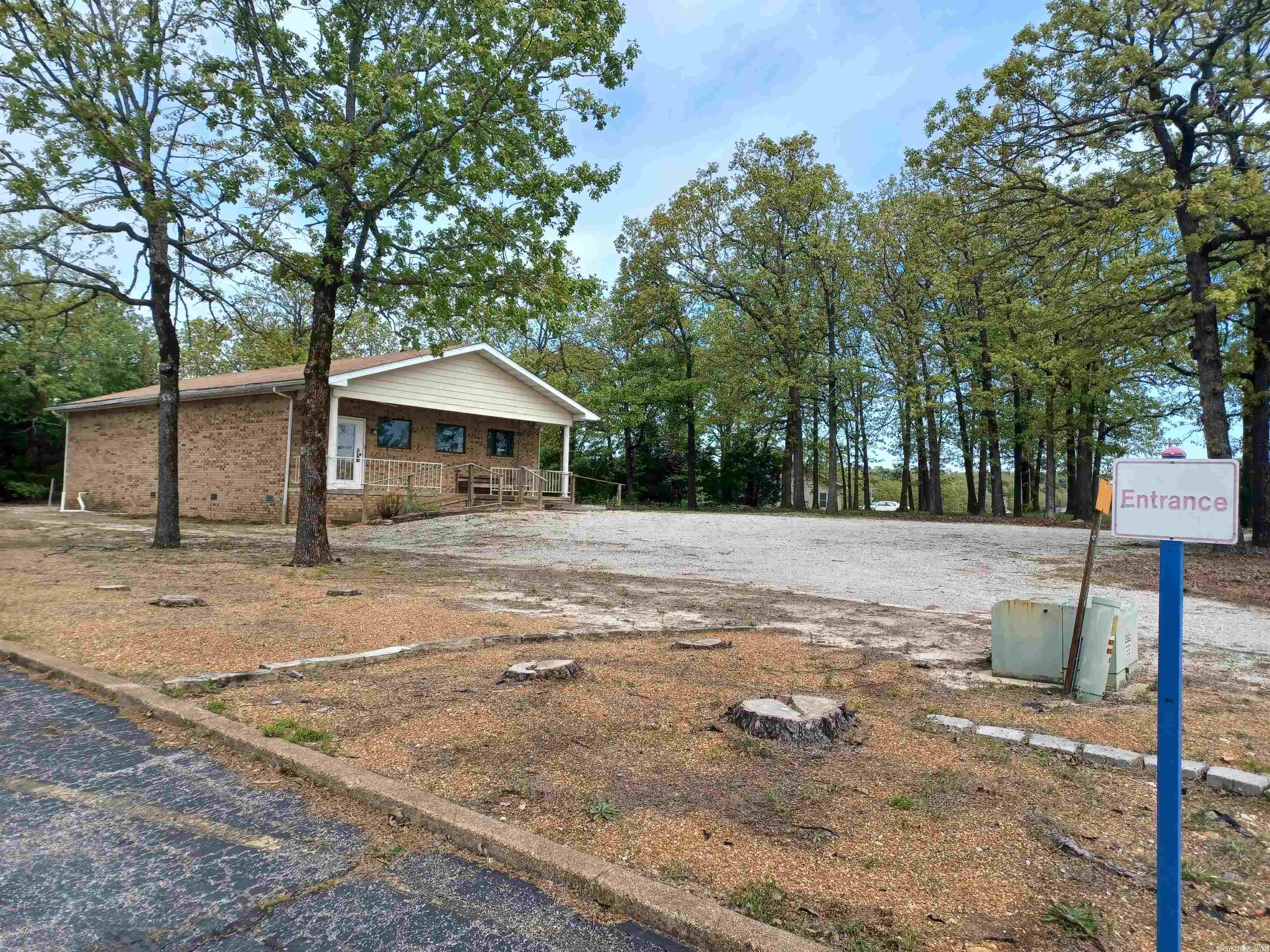 Business Center - Commercial Sale