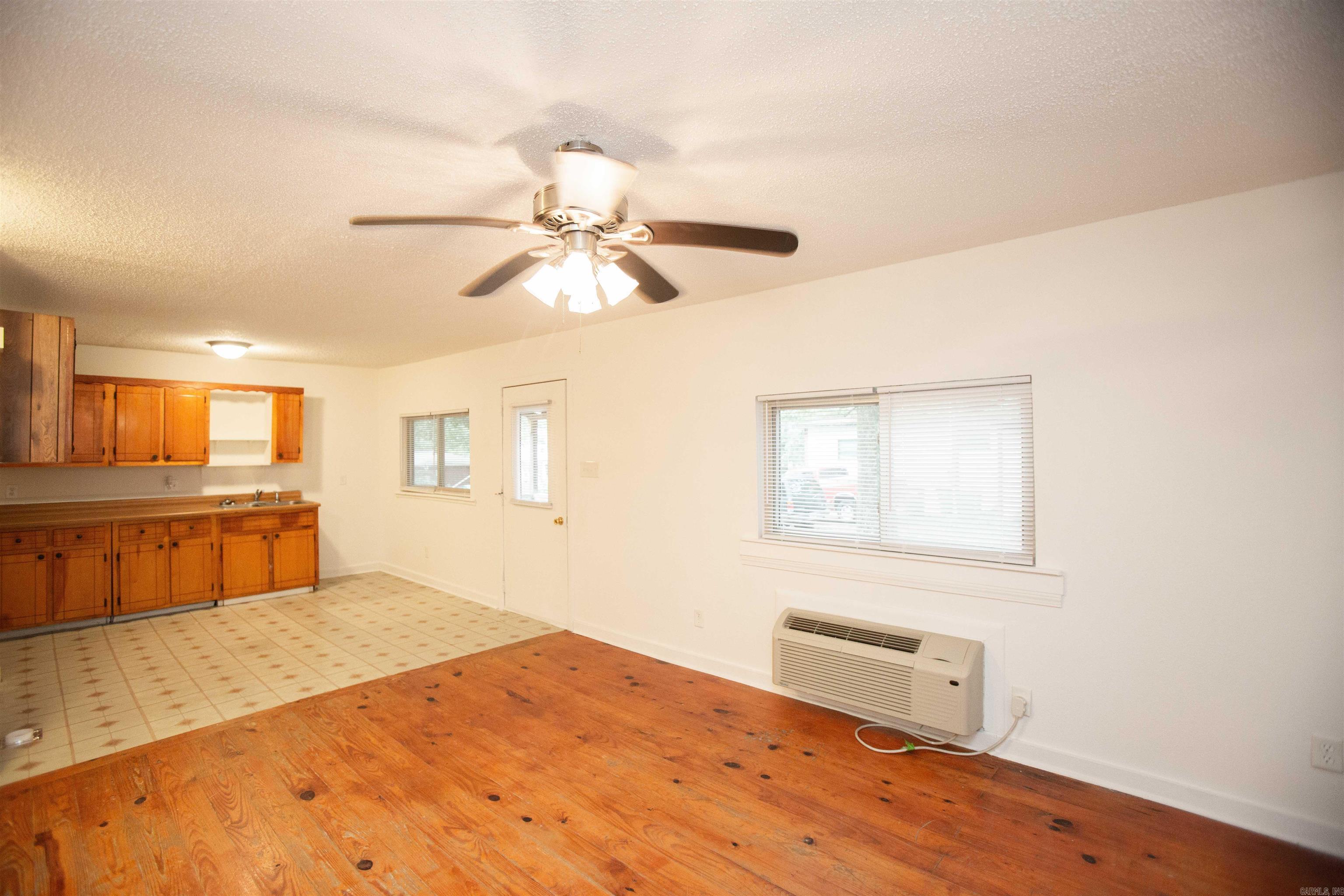 3N-11-28 - Residential Lease