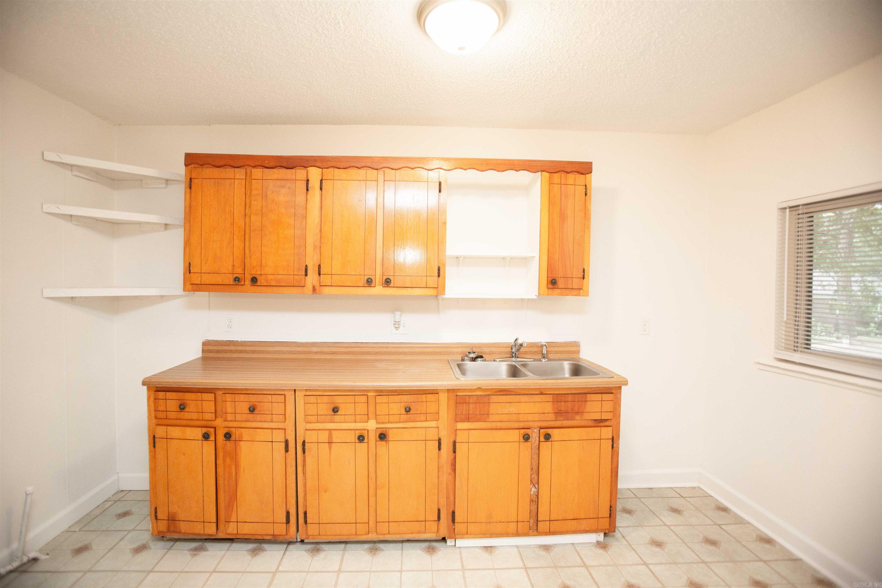 3N-11-28 - Residential Lease