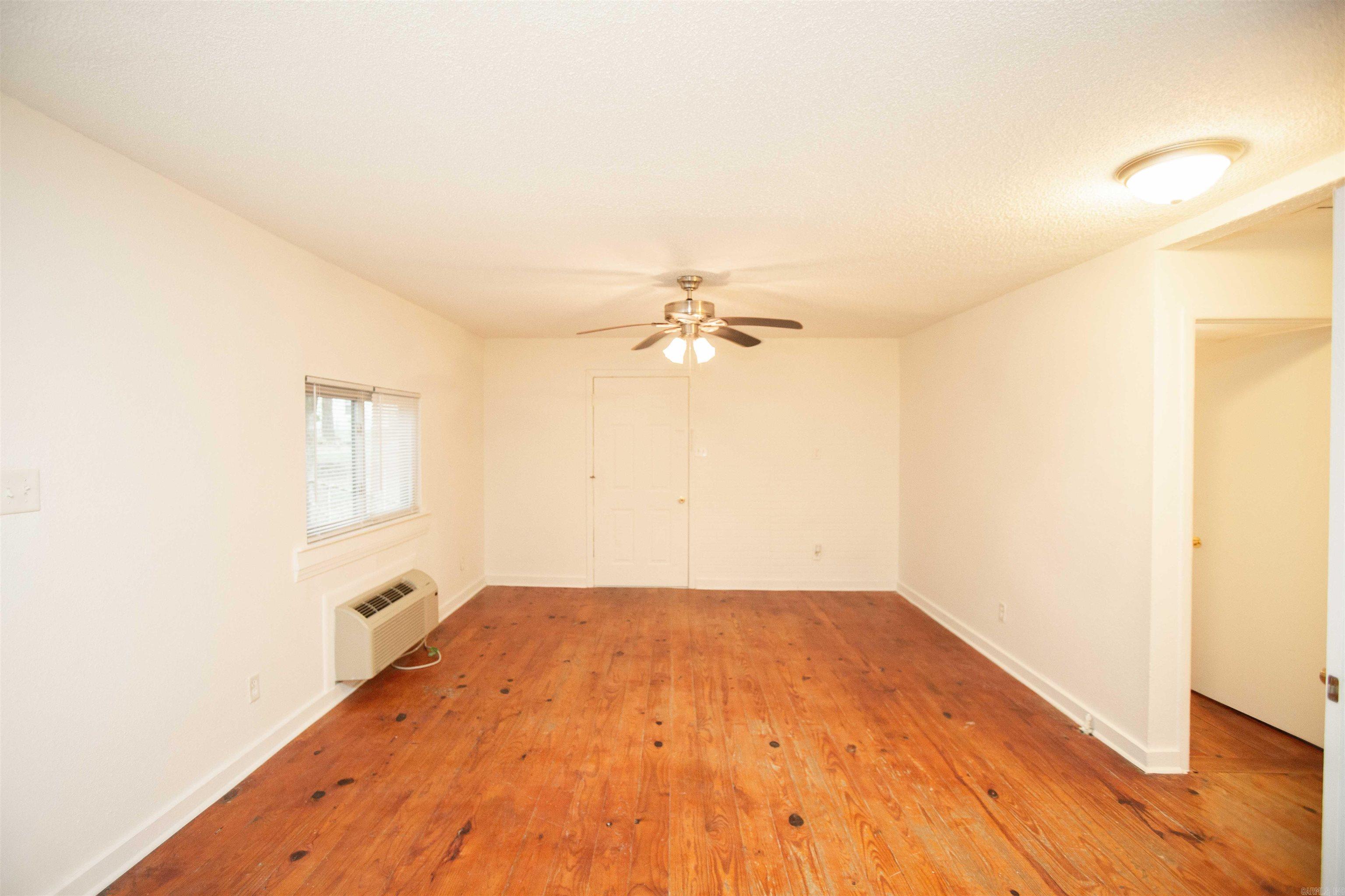 3N-11-28 - Residential Lease