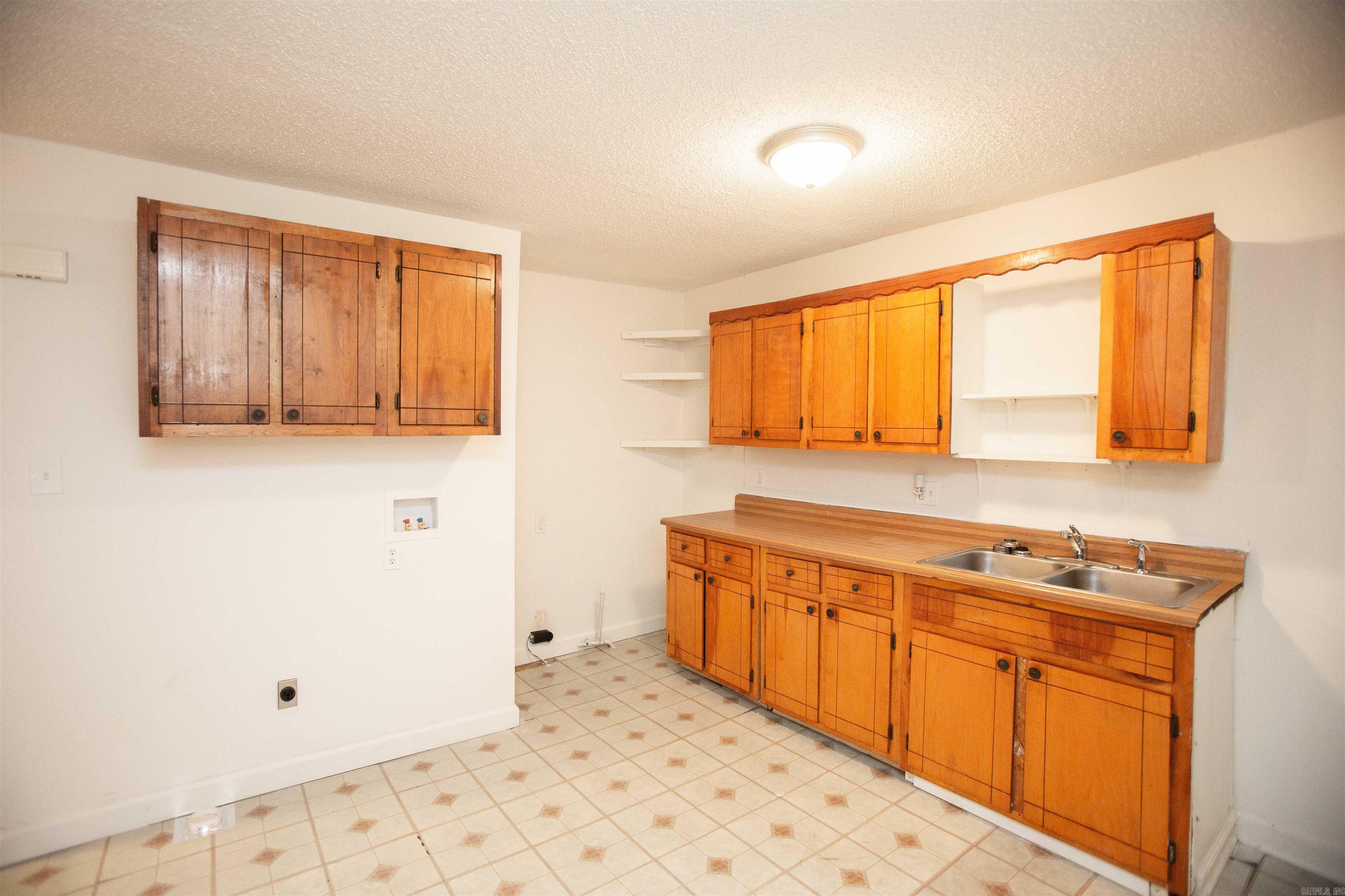 3N-11-28 - Residential Lease