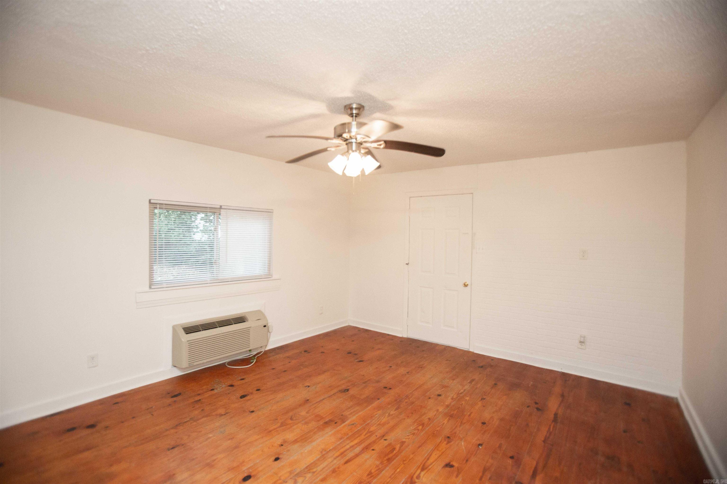 3N-11-28 - Residential Lease