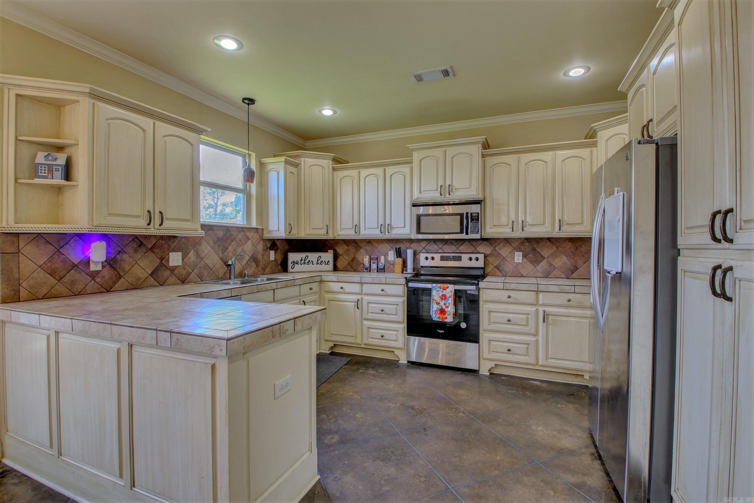 BASE MEADOWS ADDN - Residential