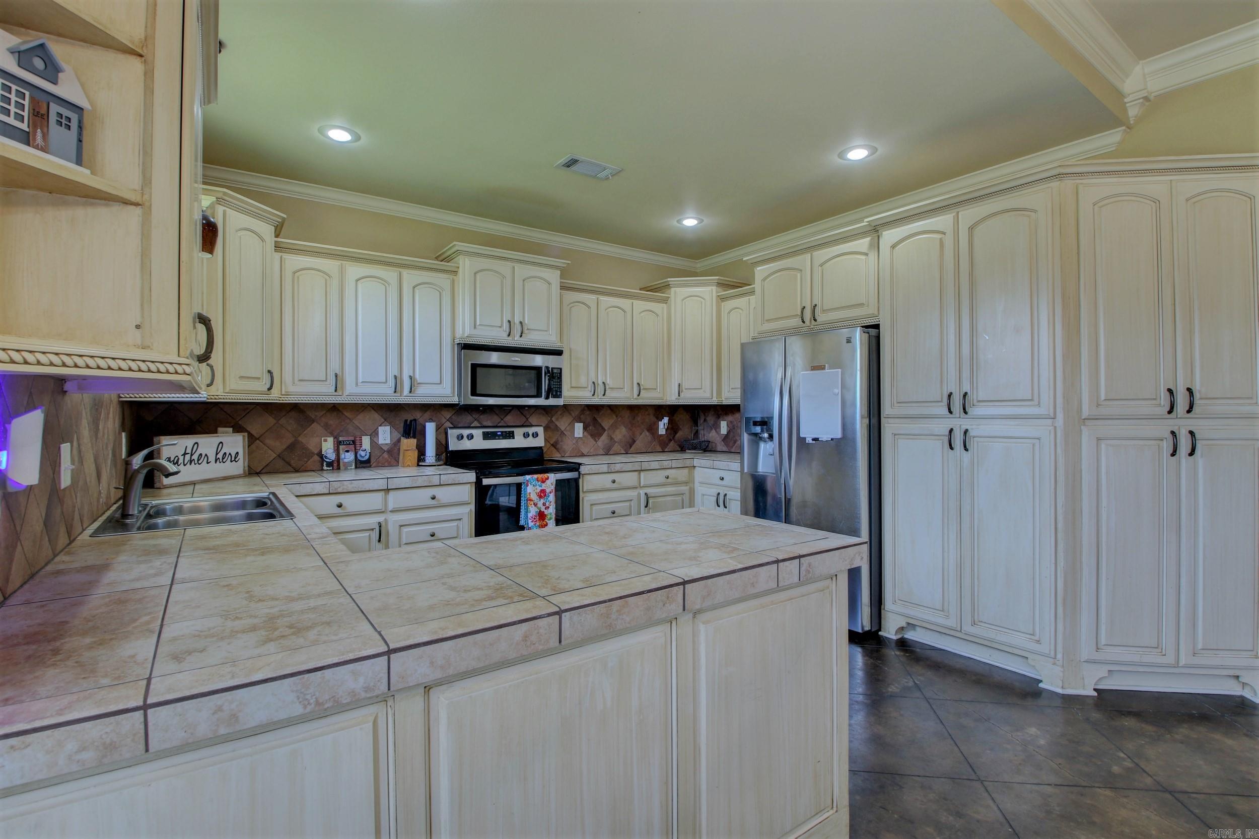 BASE MEADOWS ADDN - Residential