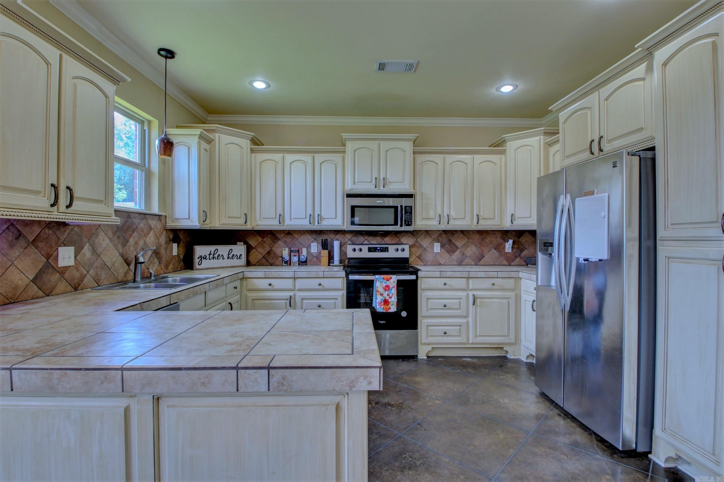 BASE MEADOWS ADDN - Residential