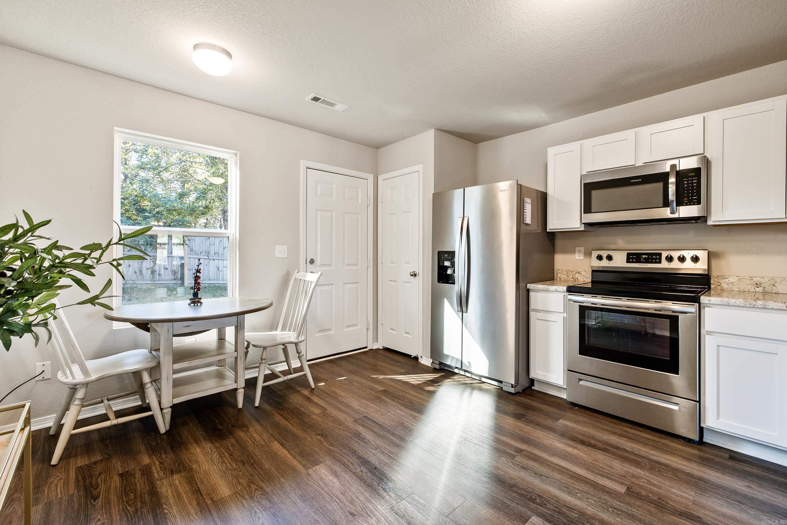 HILLDALE CROSSING - Residential