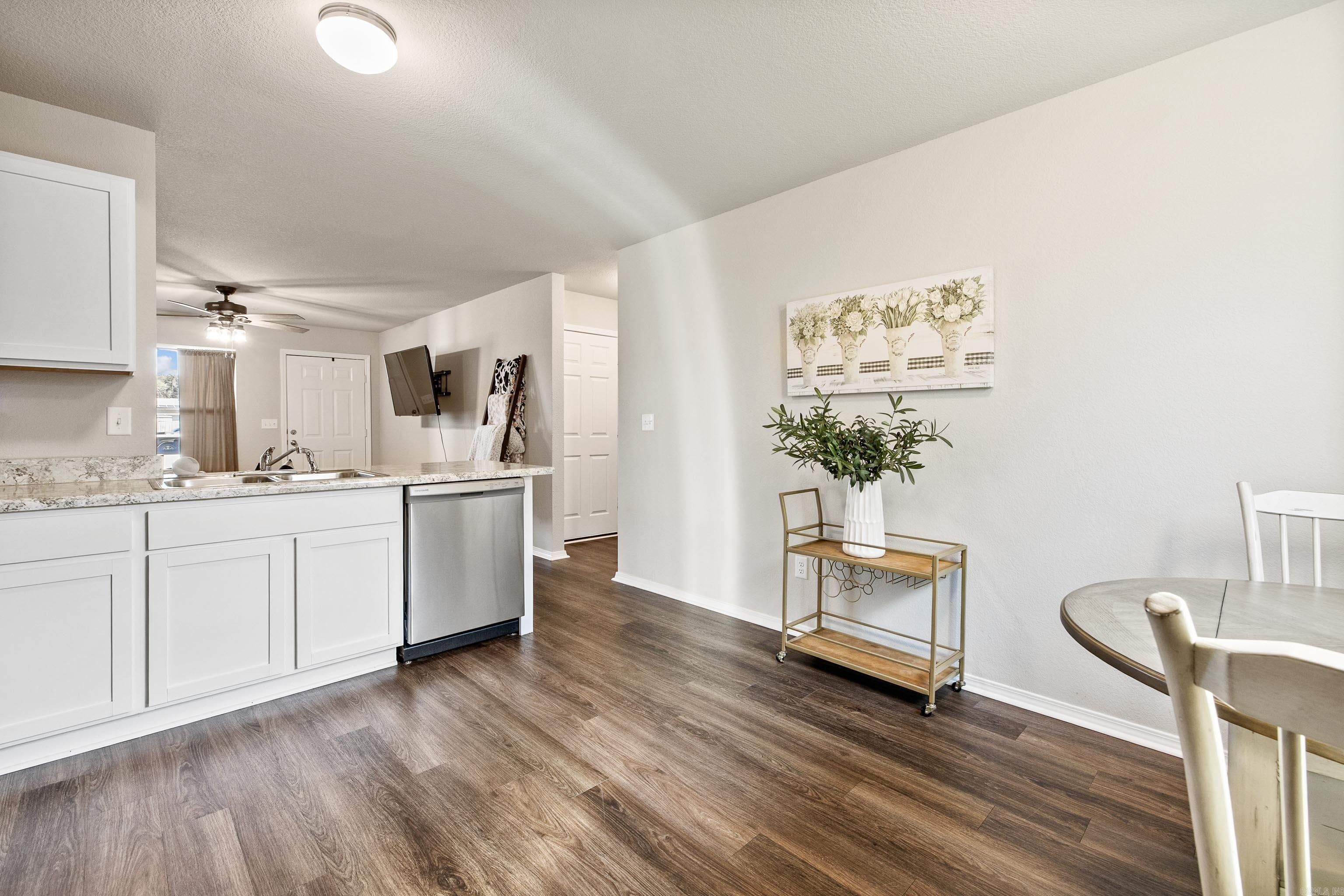 HILLDALE CROSSING - Residential