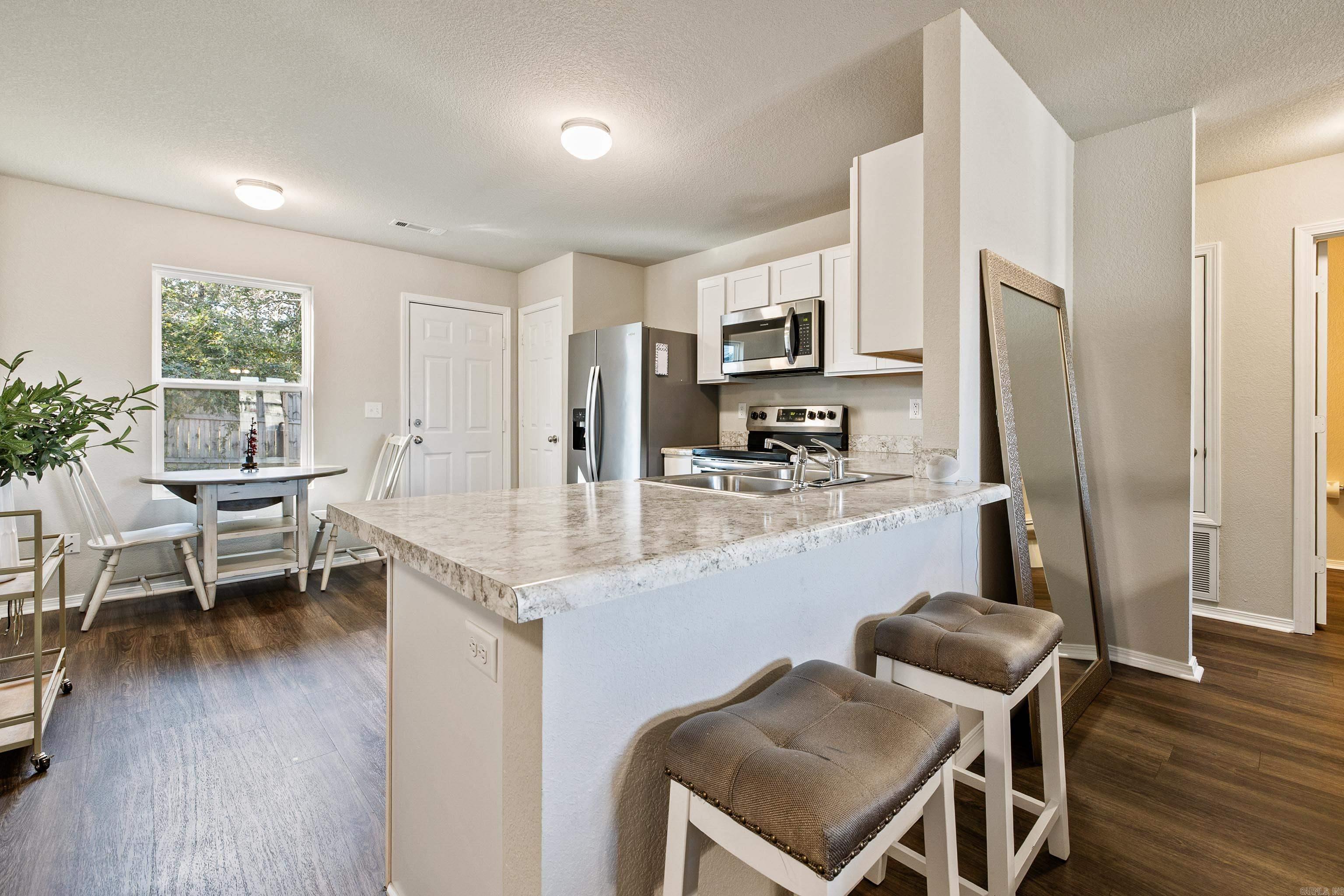 HILLDALE CROSSING - Residential