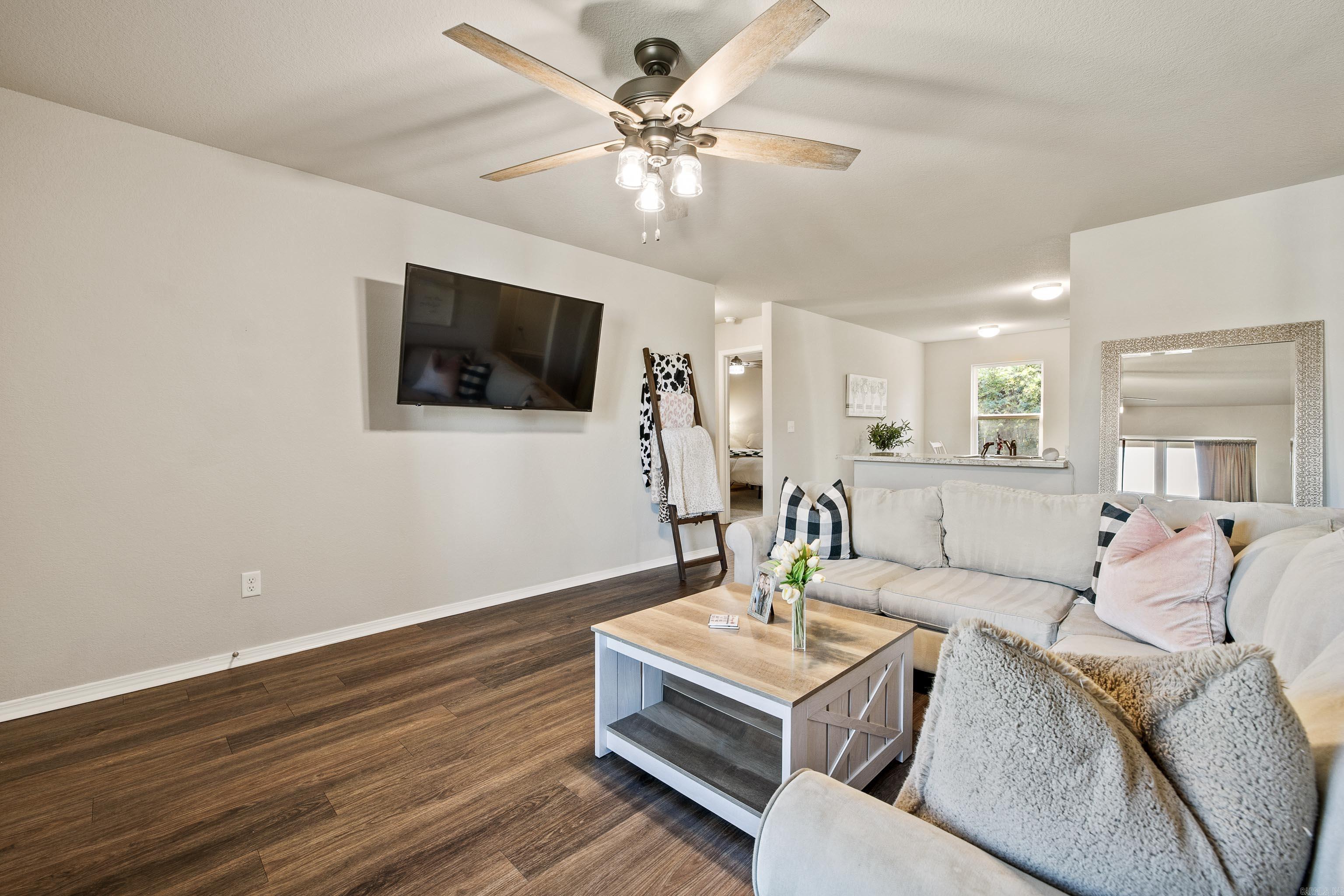 HILLDALE CROSSING - Residential