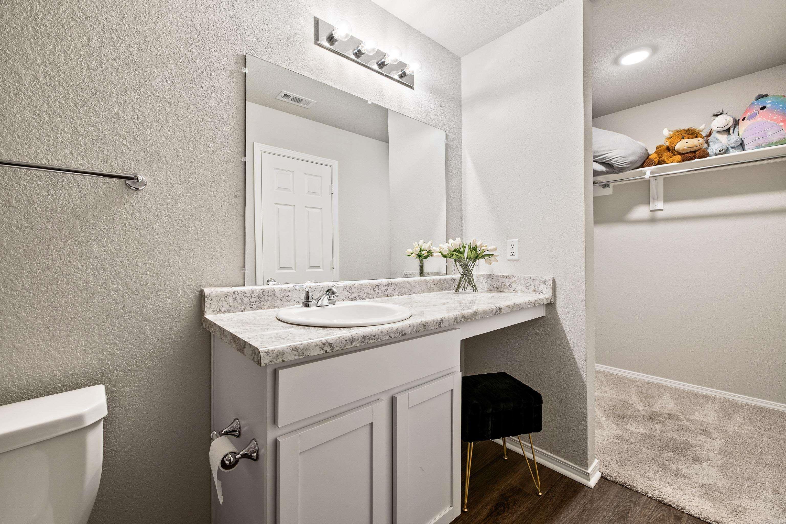 HILLDALE CROSSING - Residential