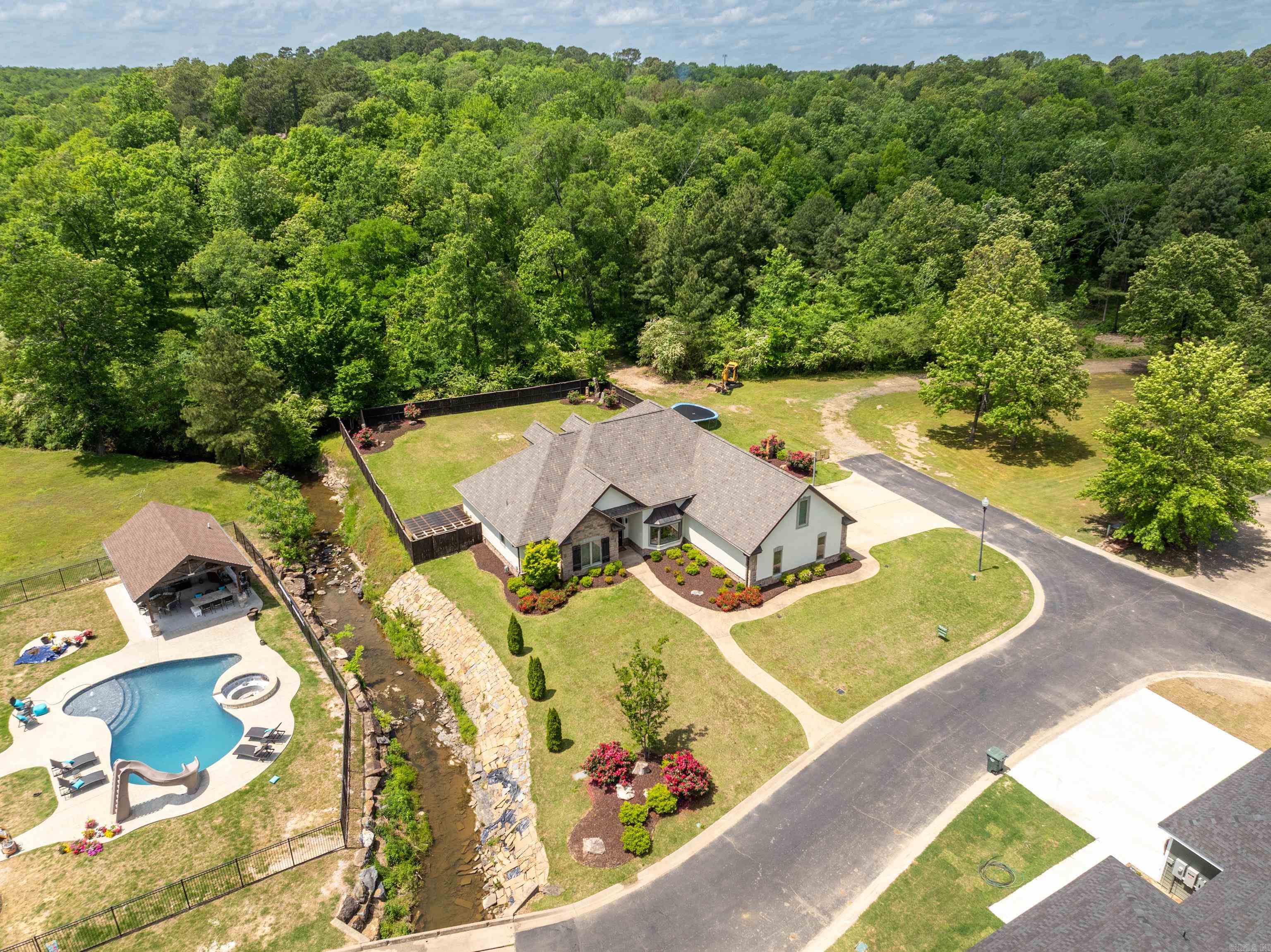 HUNTERS COVE - Residential