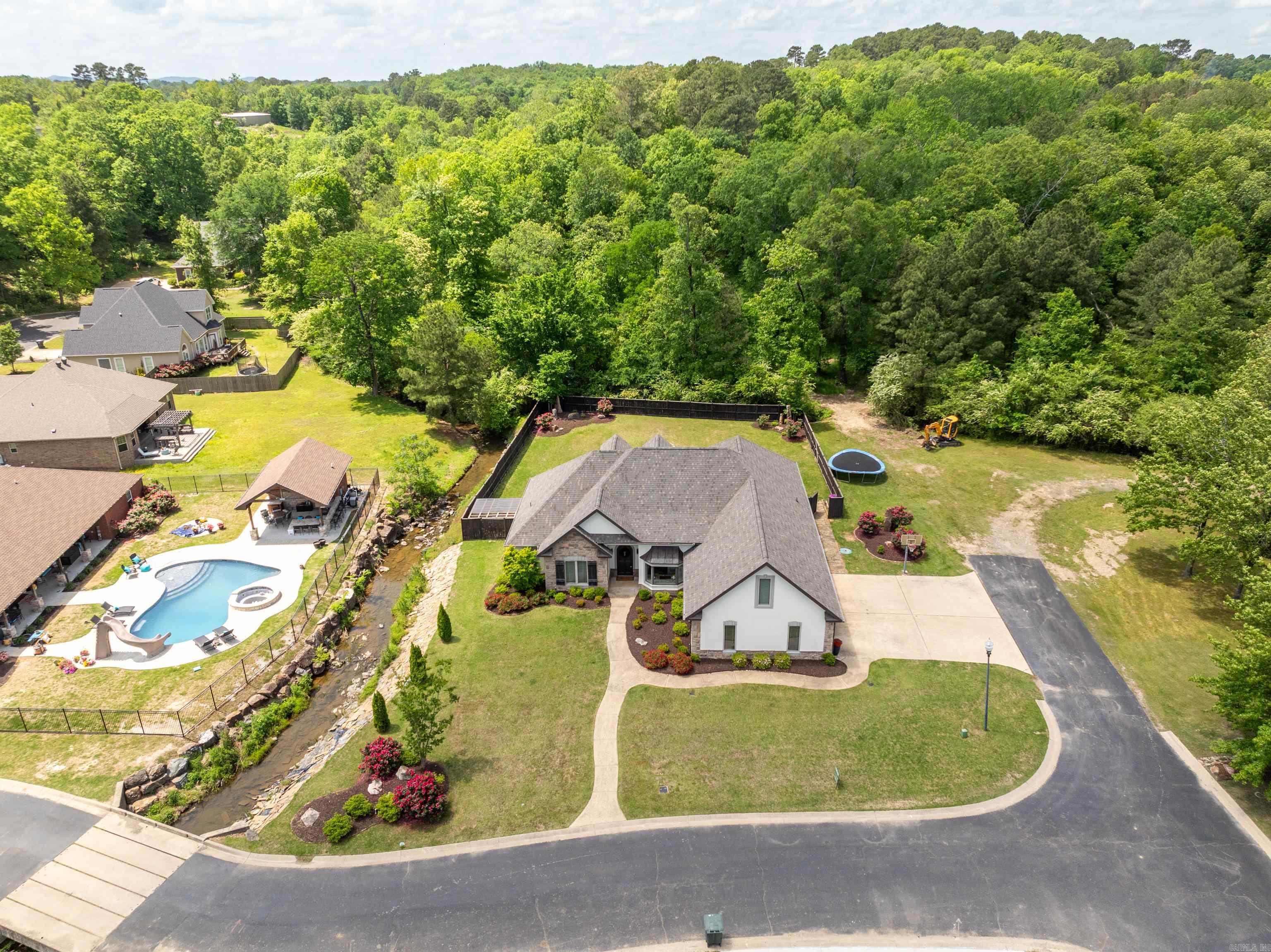 HUNTERS COVE - Residential