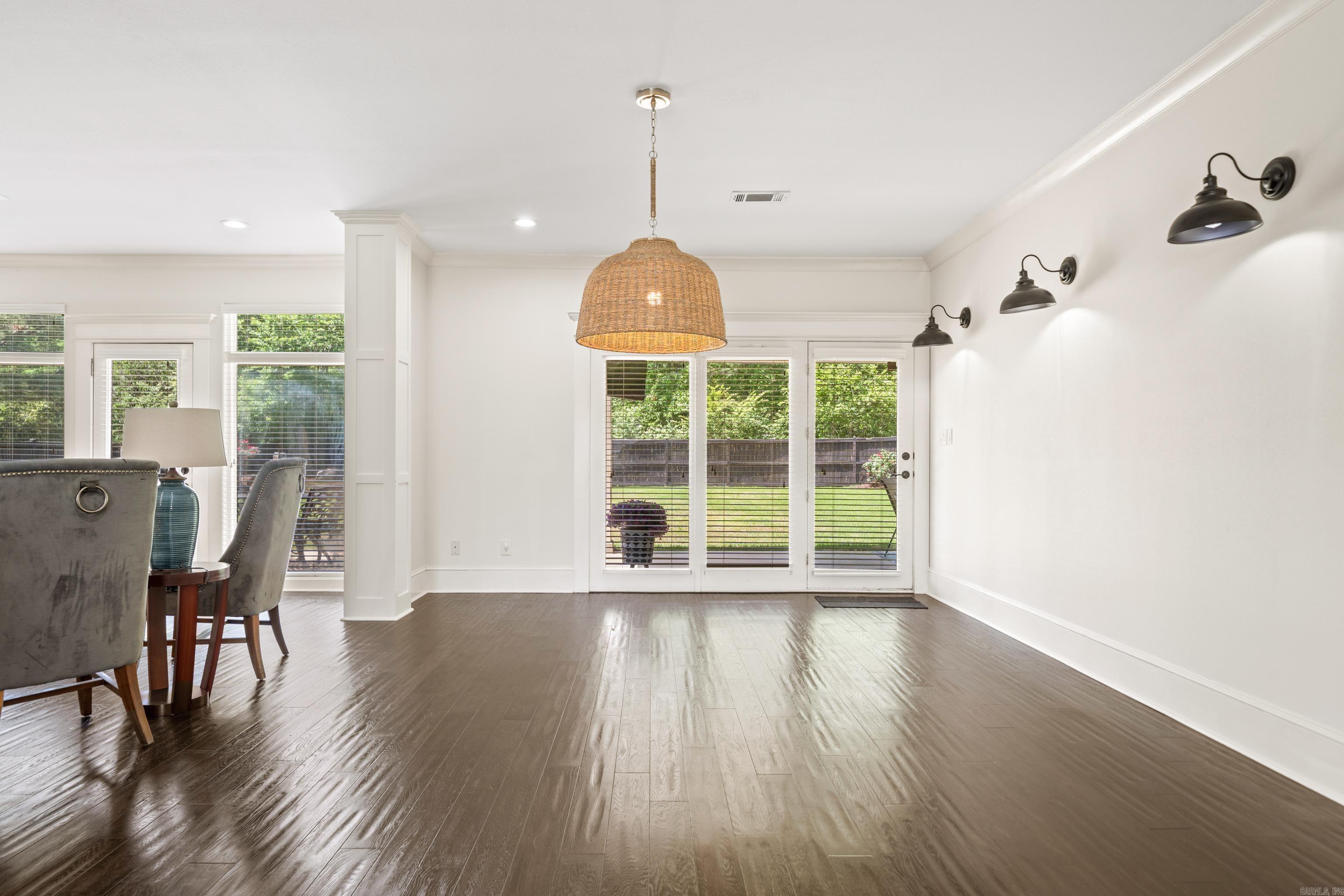 HUNTERS COVE - Residential