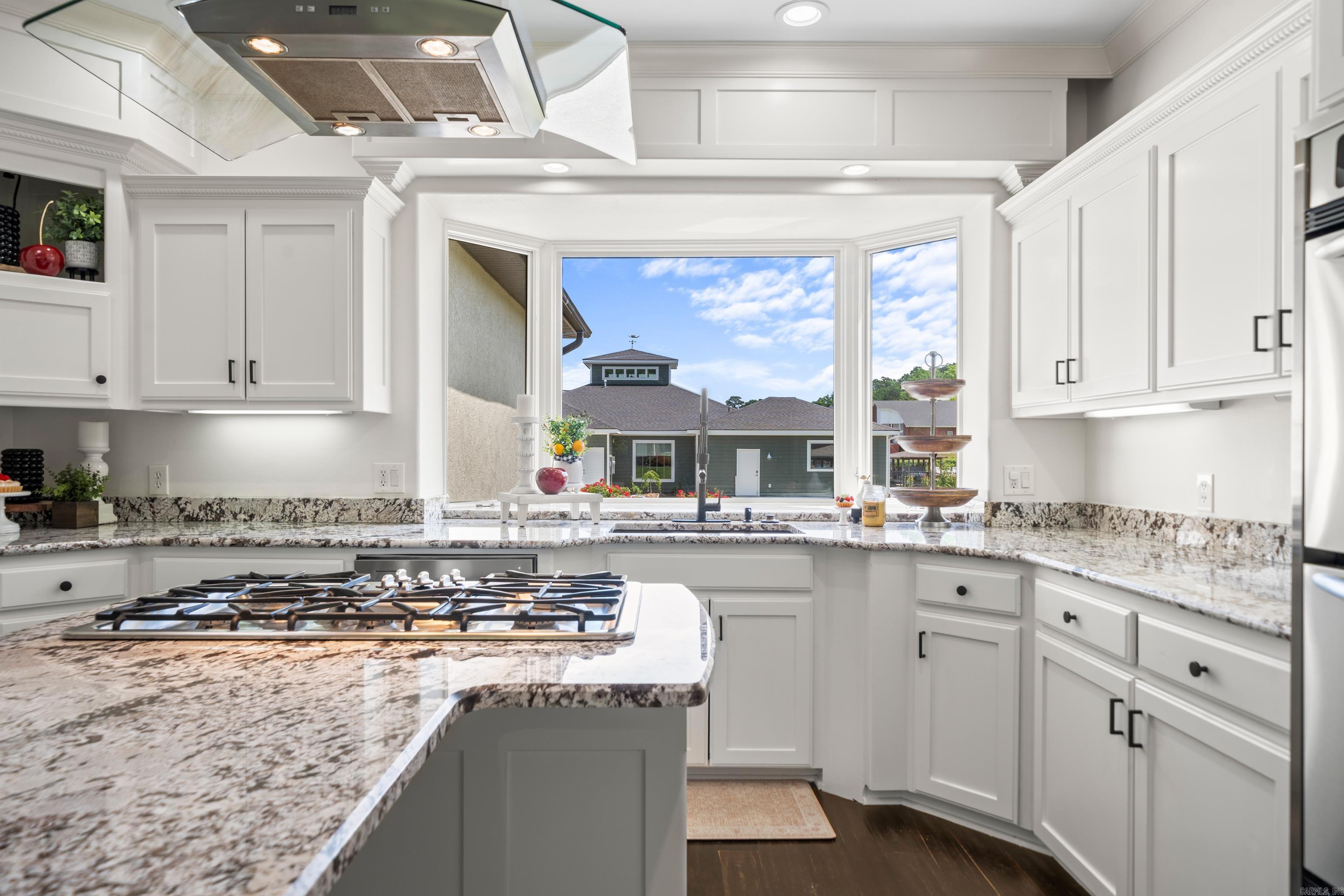 HUNTERS COVE - Residential