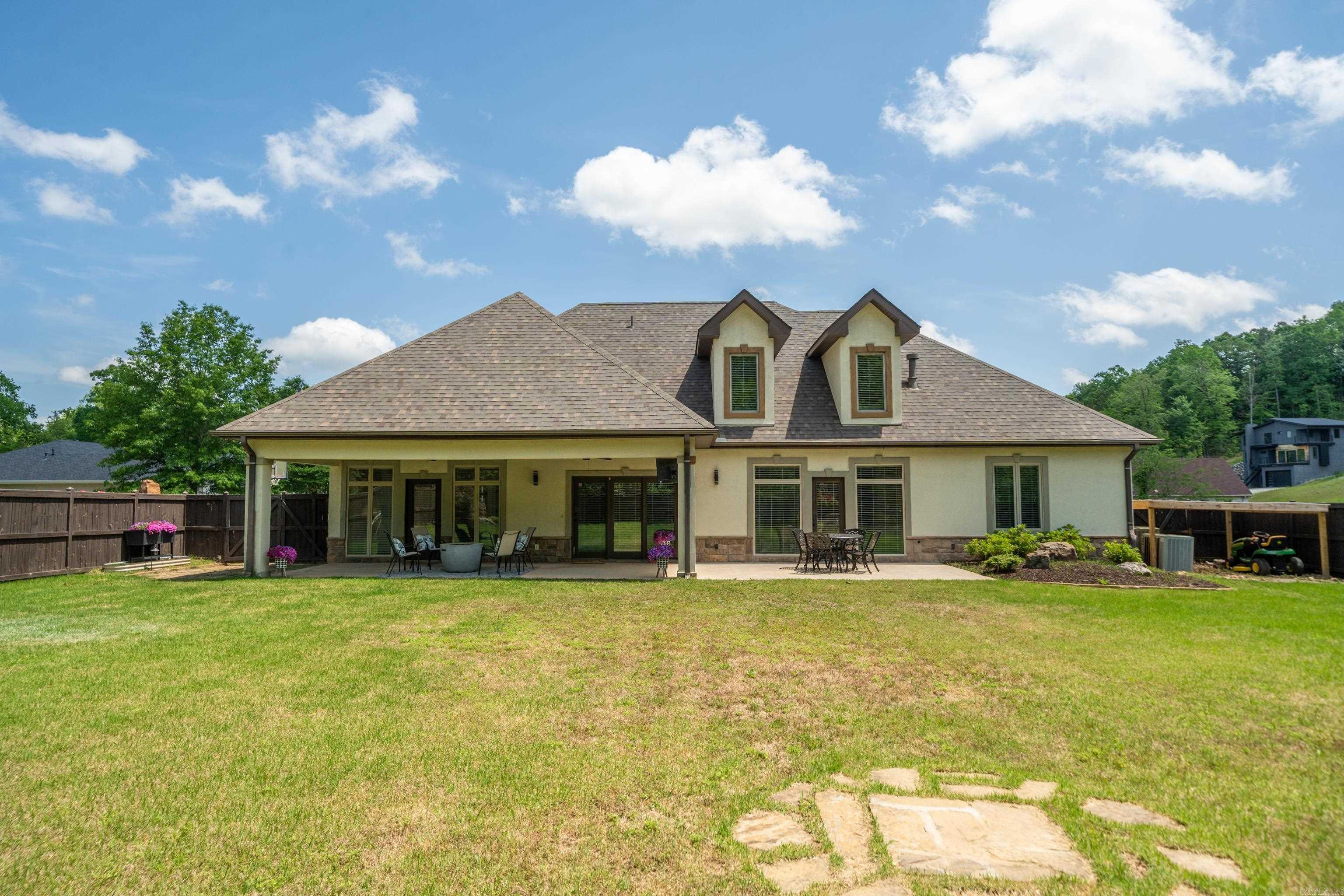 HUNTERS COVE - Residential