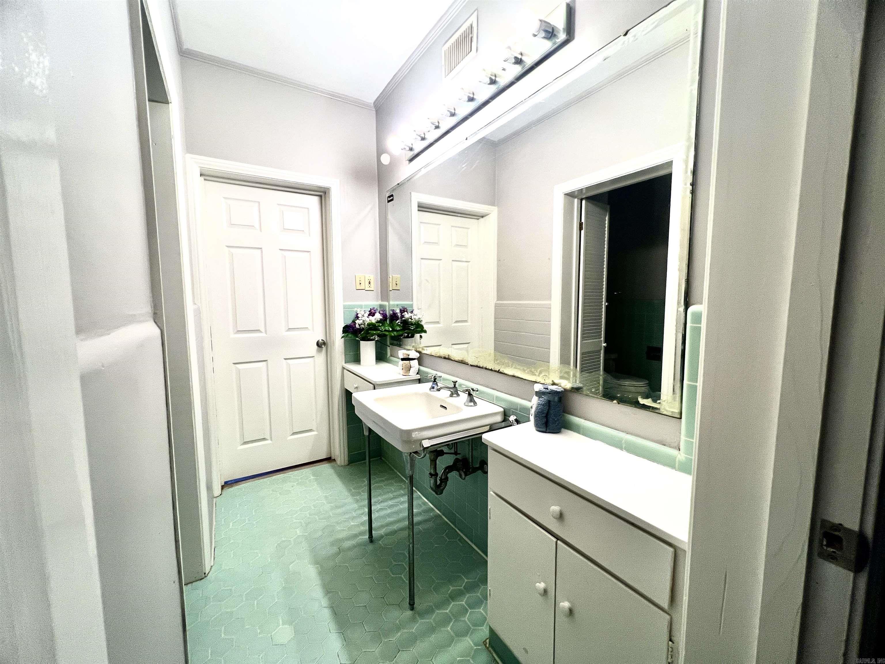 Mellors 3rd - Residential