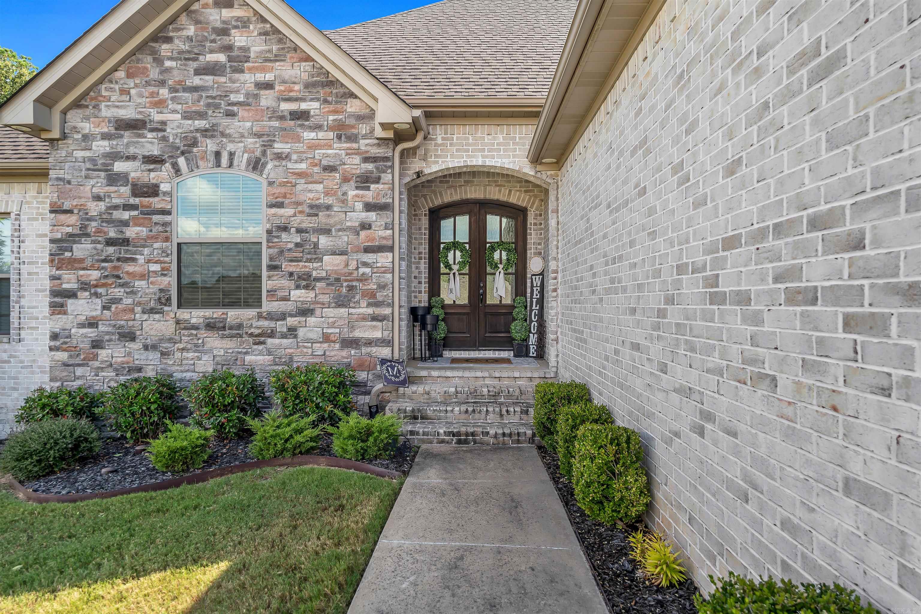 VALLEY VIEW MANOR - Residential