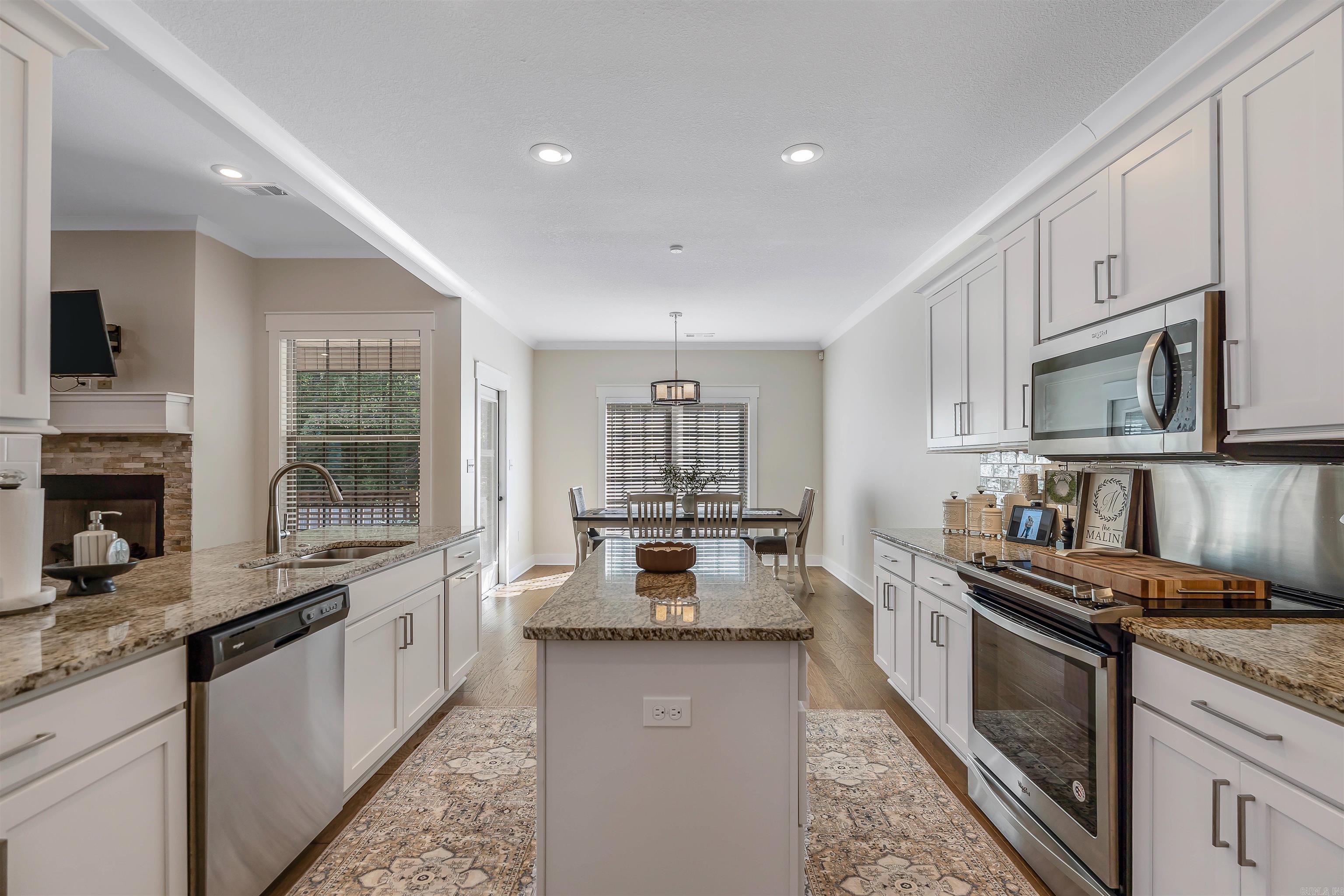 VALLEY VIEW MANOR - Residential