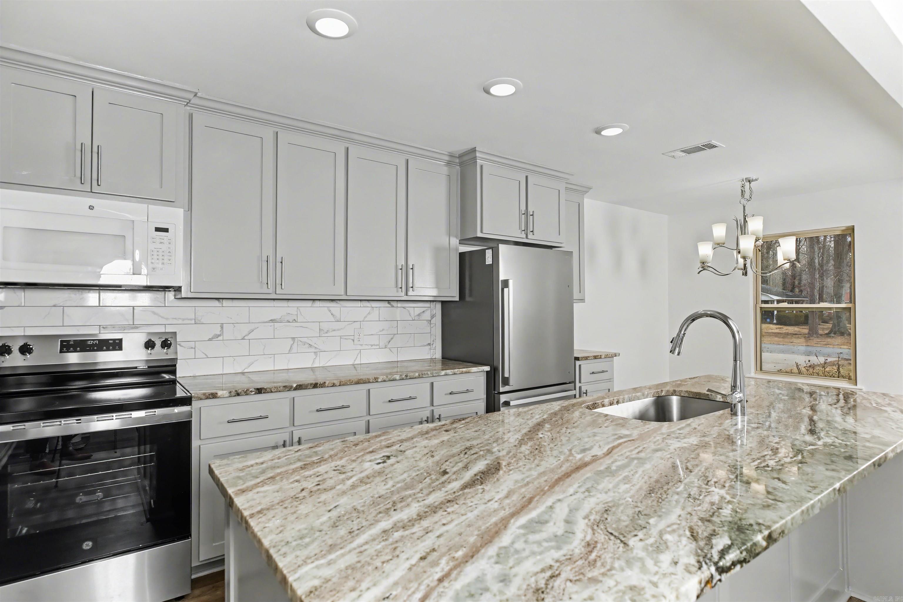 TANGLEWOOD HTS - Residential