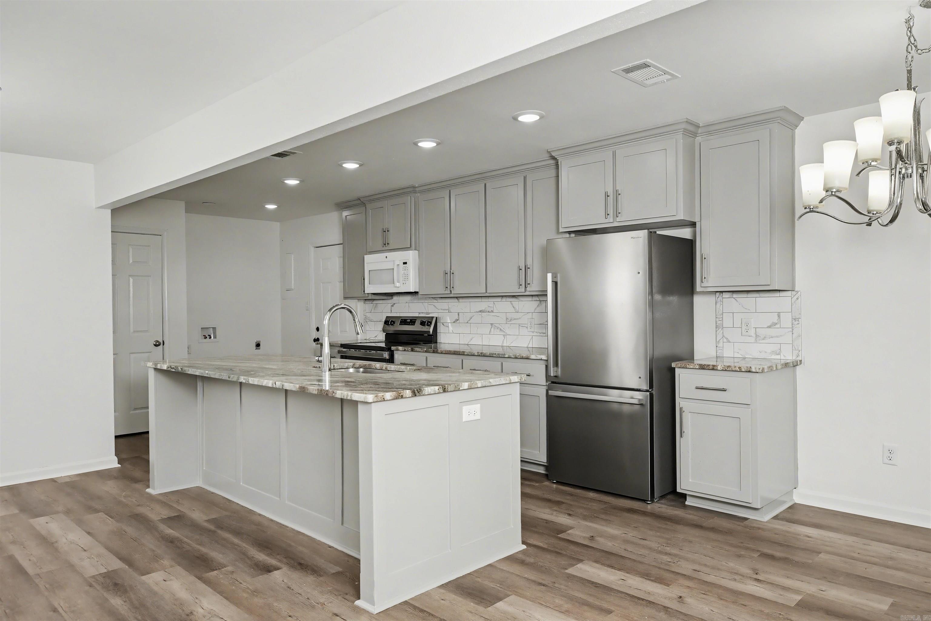 TANGLEWOOD HTS - Residential