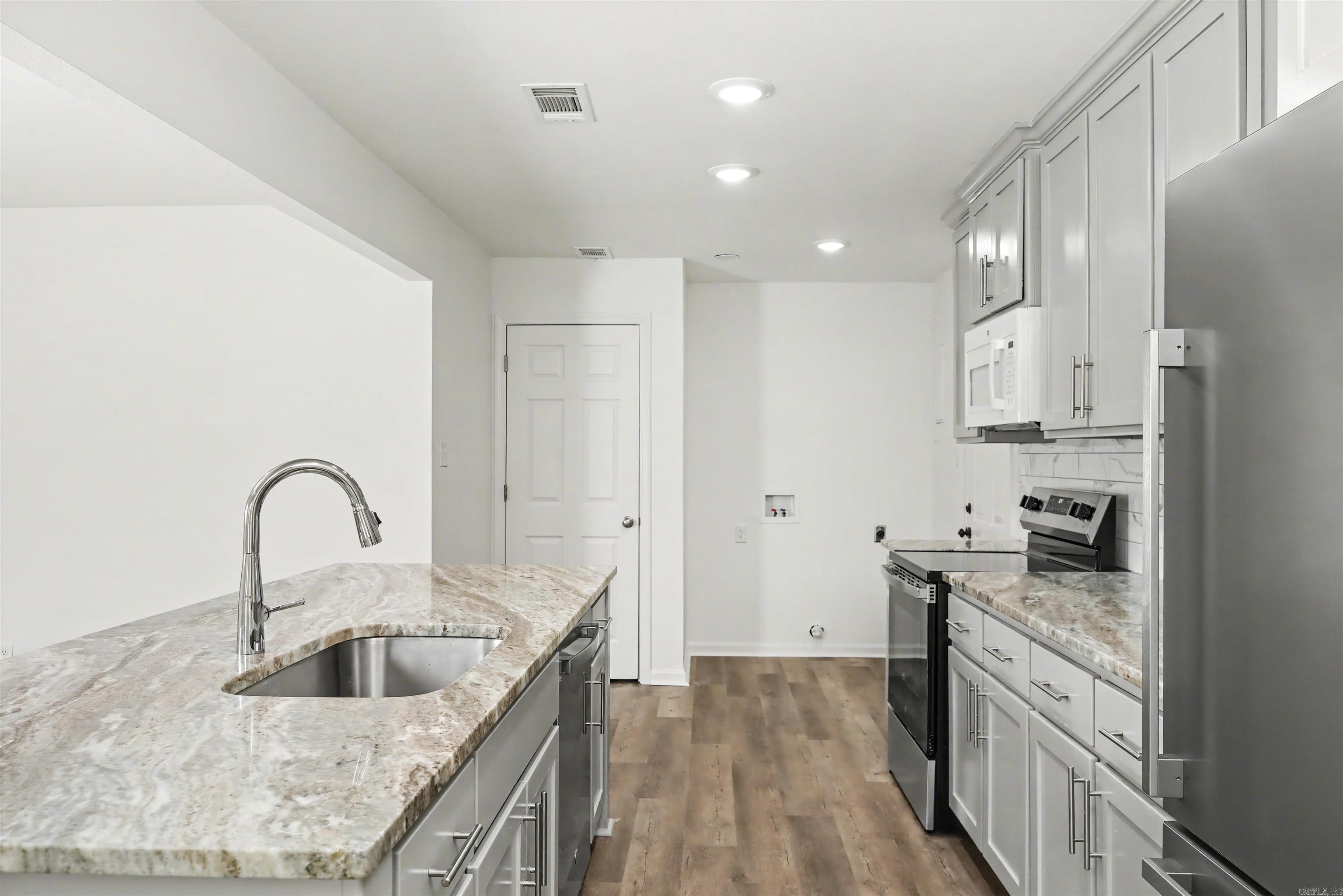 TANGLEWOOD HTS - Residential