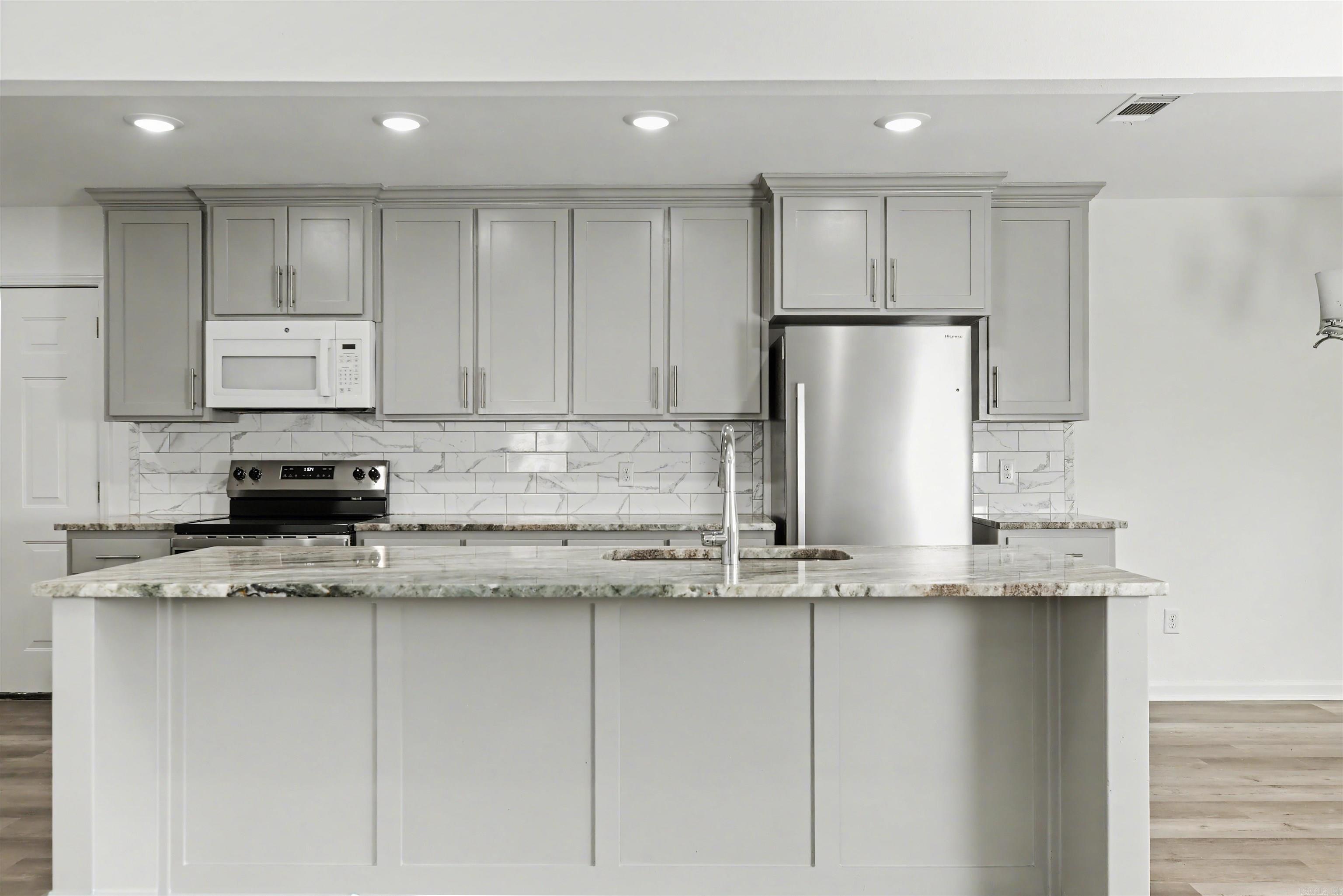 TANGLEWOOD HTS - Residential