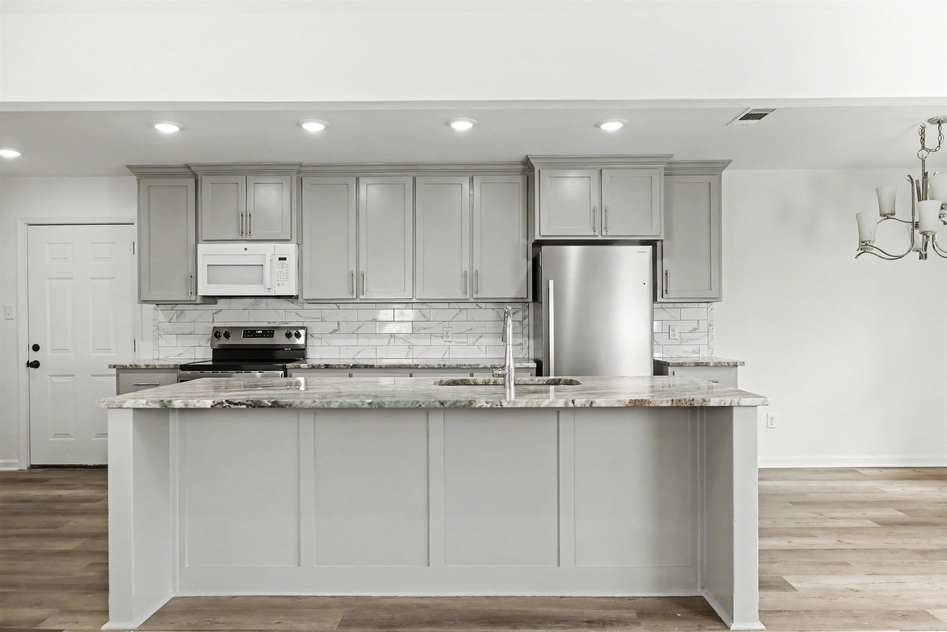 TANGLEWOOD HTS - Residential