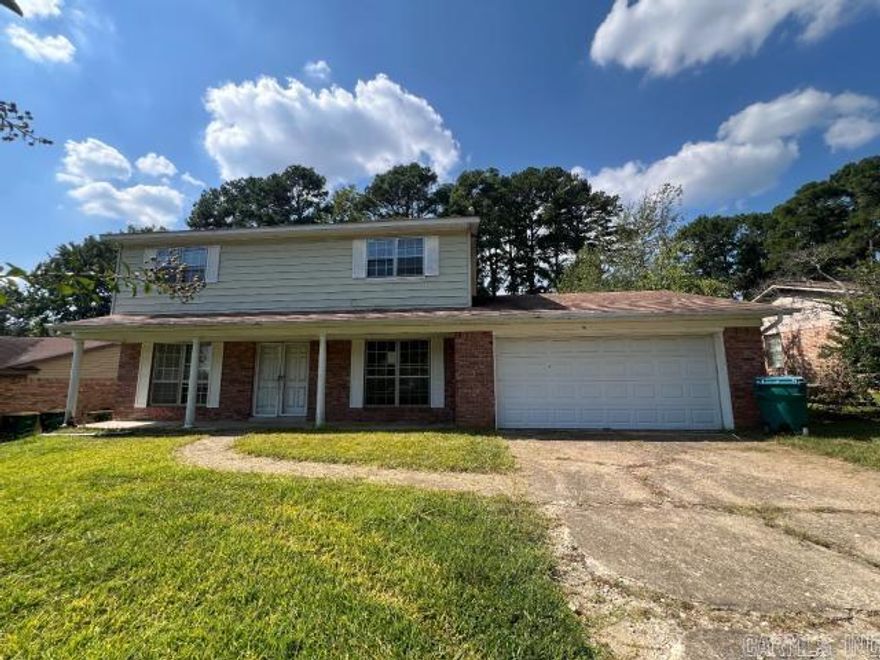 Come make this 4 bedroom 2 and a half bath your own! Located in the desirable Twin Lakes subdivision with a flat fenced backyard and two car garage attached. Conveniently located just minutes from shopping, restaurants, and parks!