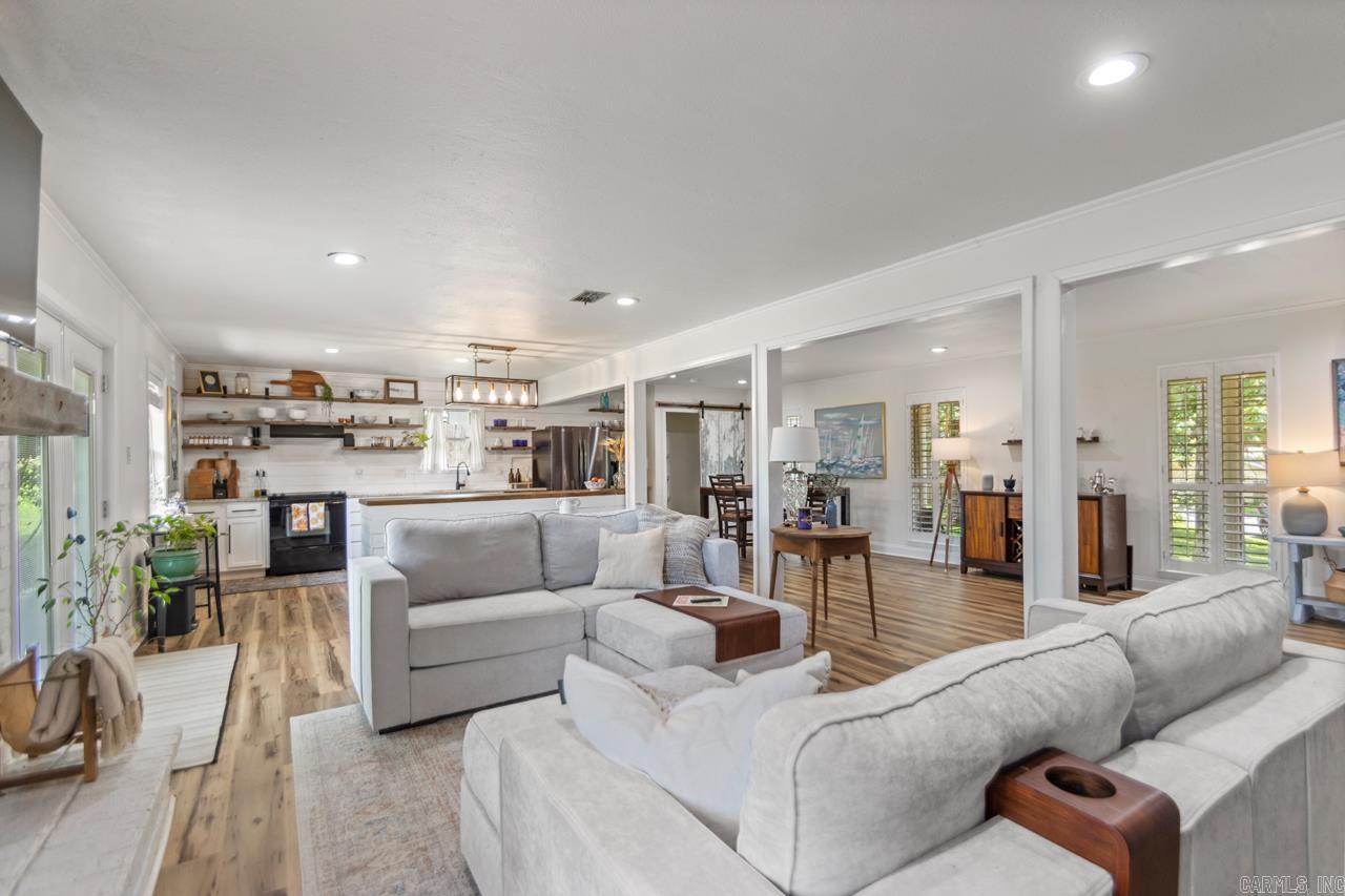 STURBRIDGE - Residential