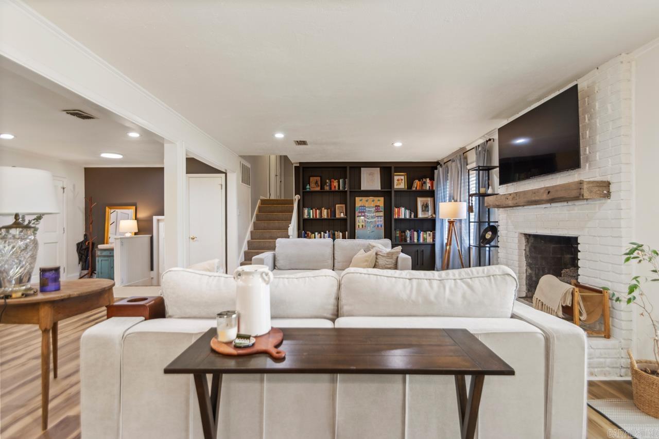 STURBRIDGE - Residential