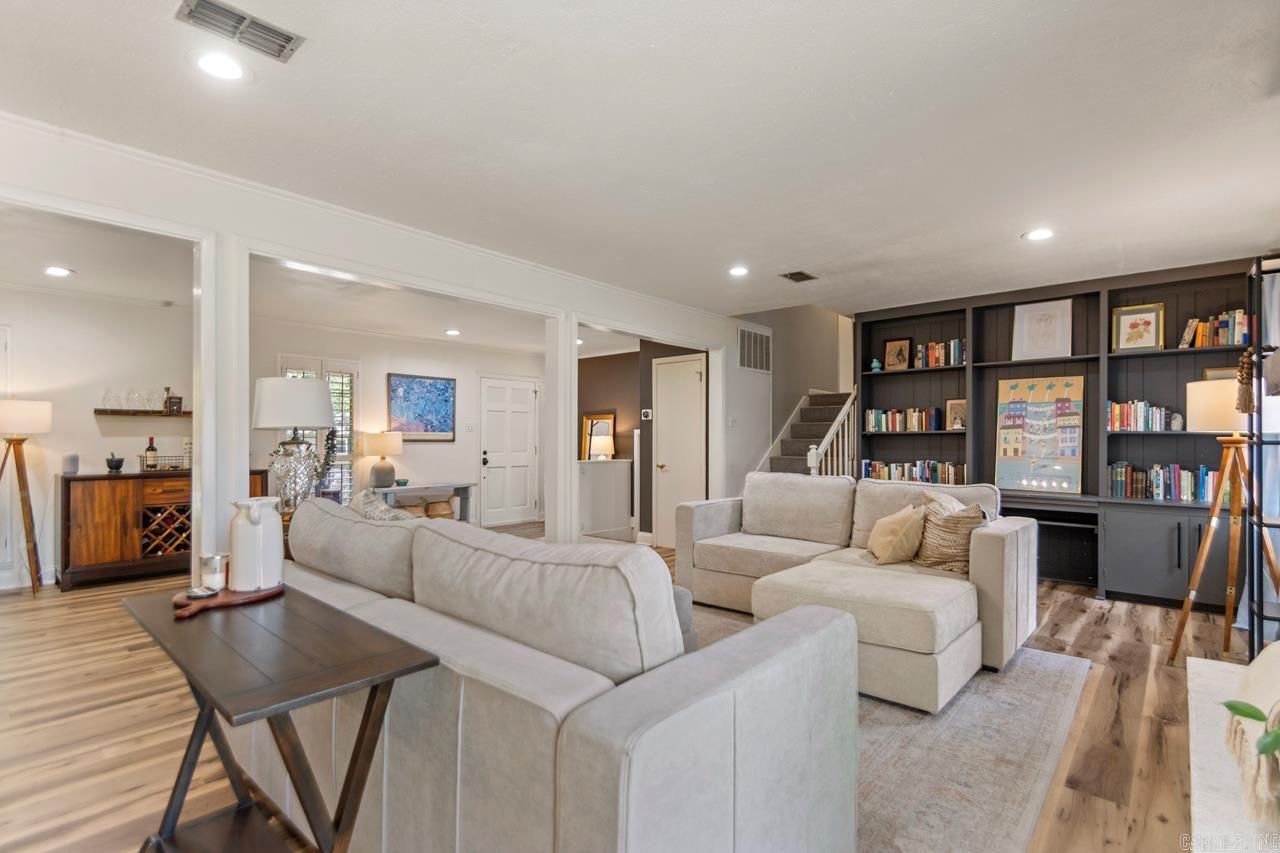 STURBRIDGE - Residential