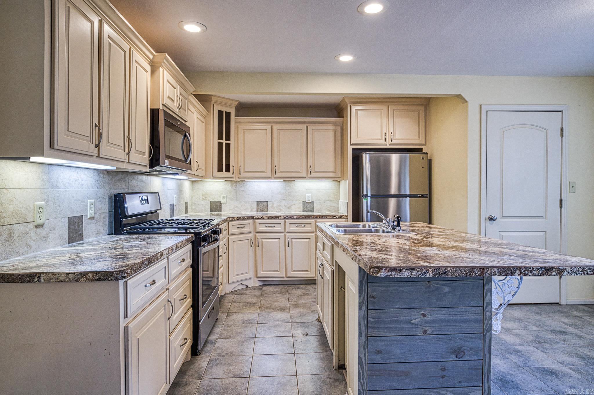 Magnet Cove - Residential