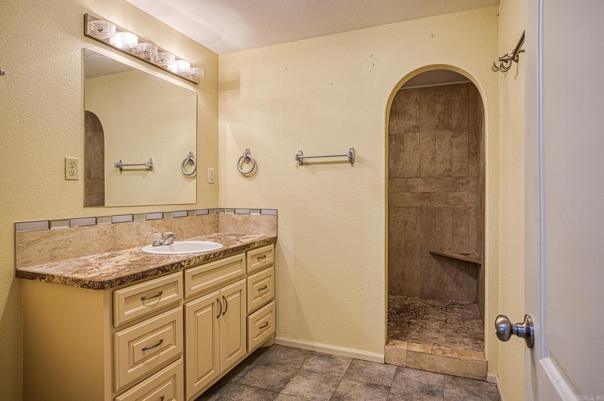 Magnet Cove - Residential