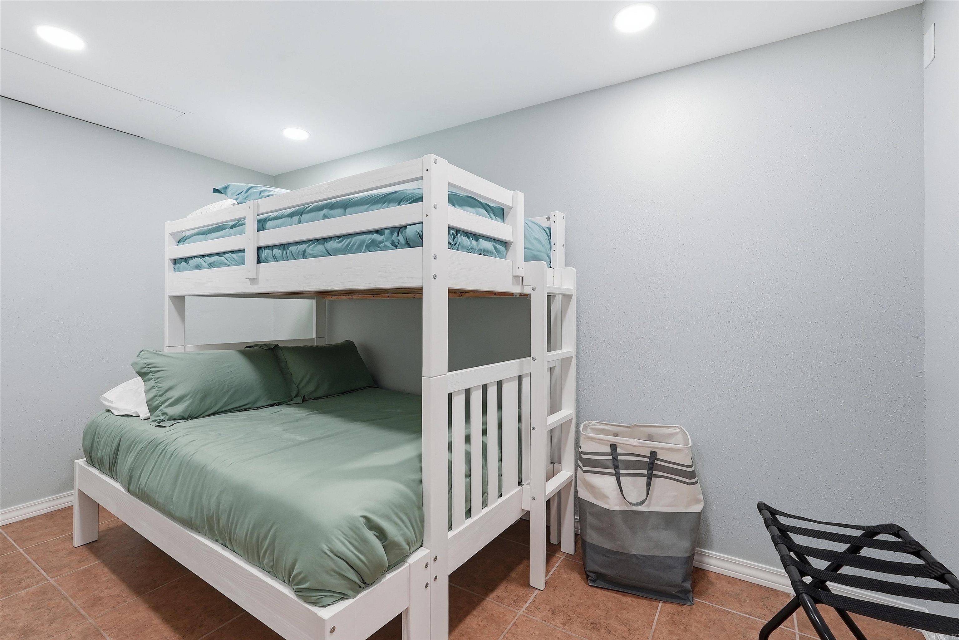 TANNENBAUM - LAKE - Residential