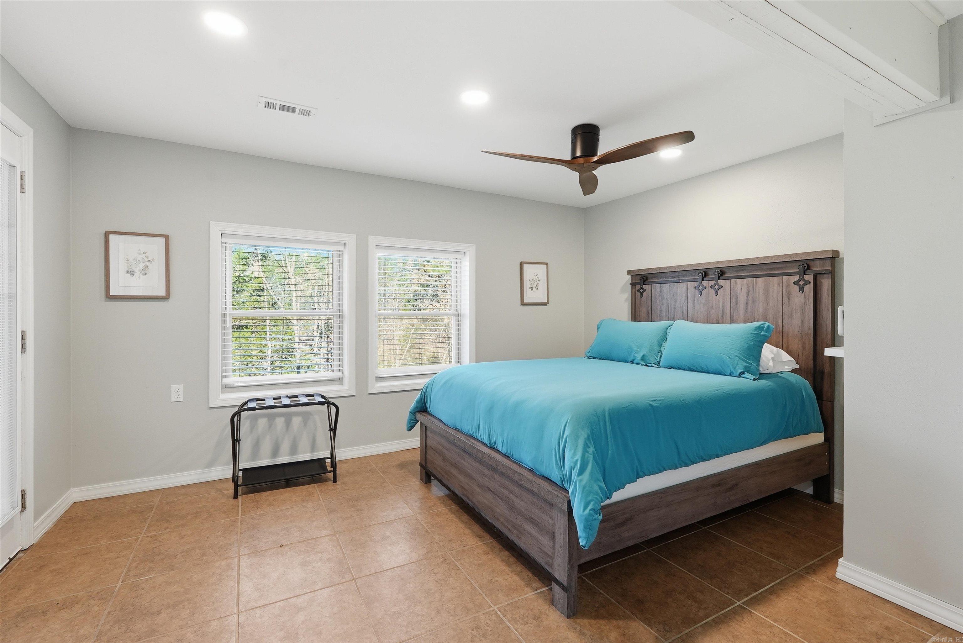 TANNENBAUM - LAKE - Residential