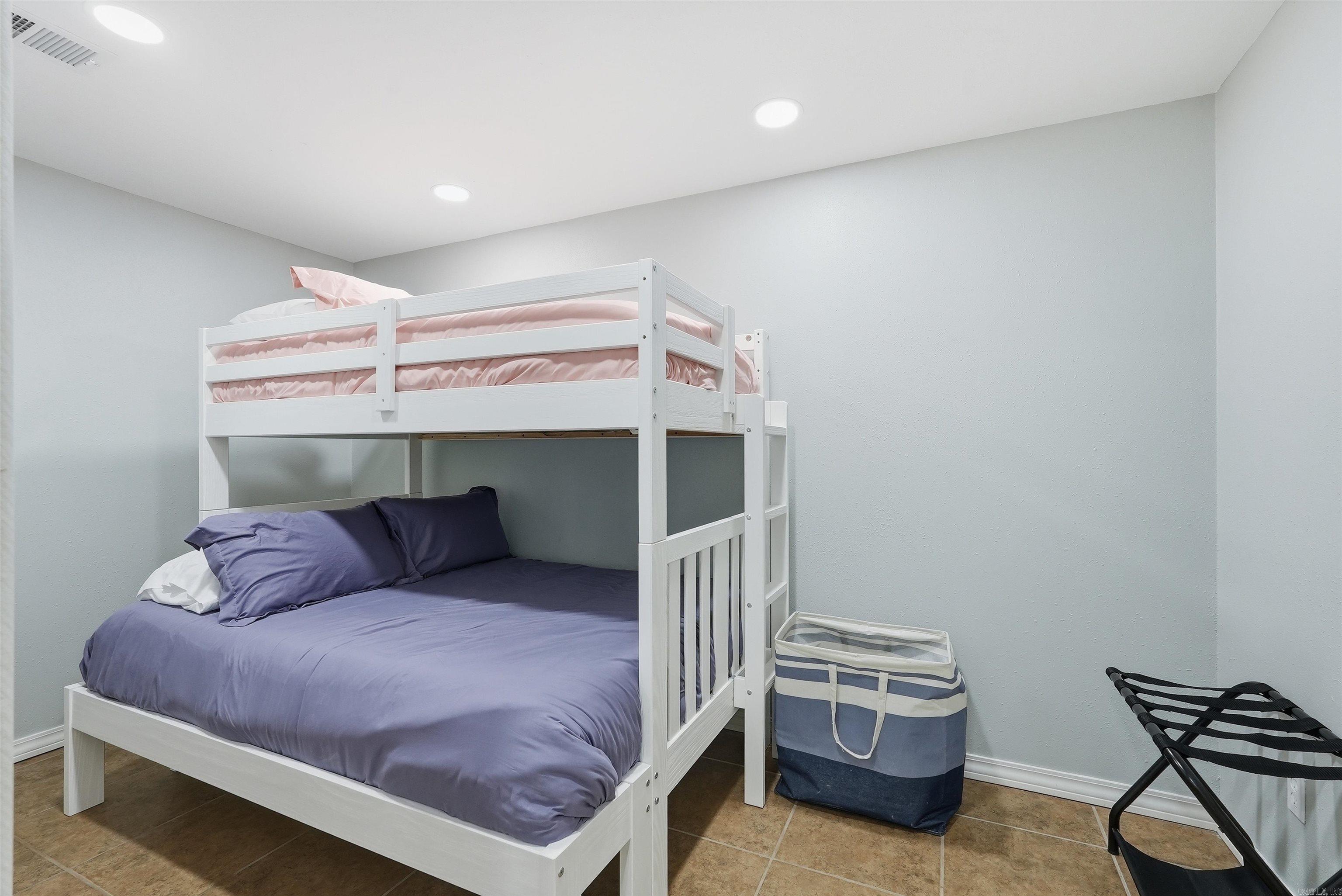 TANNENBAUM - LAKE - Residential