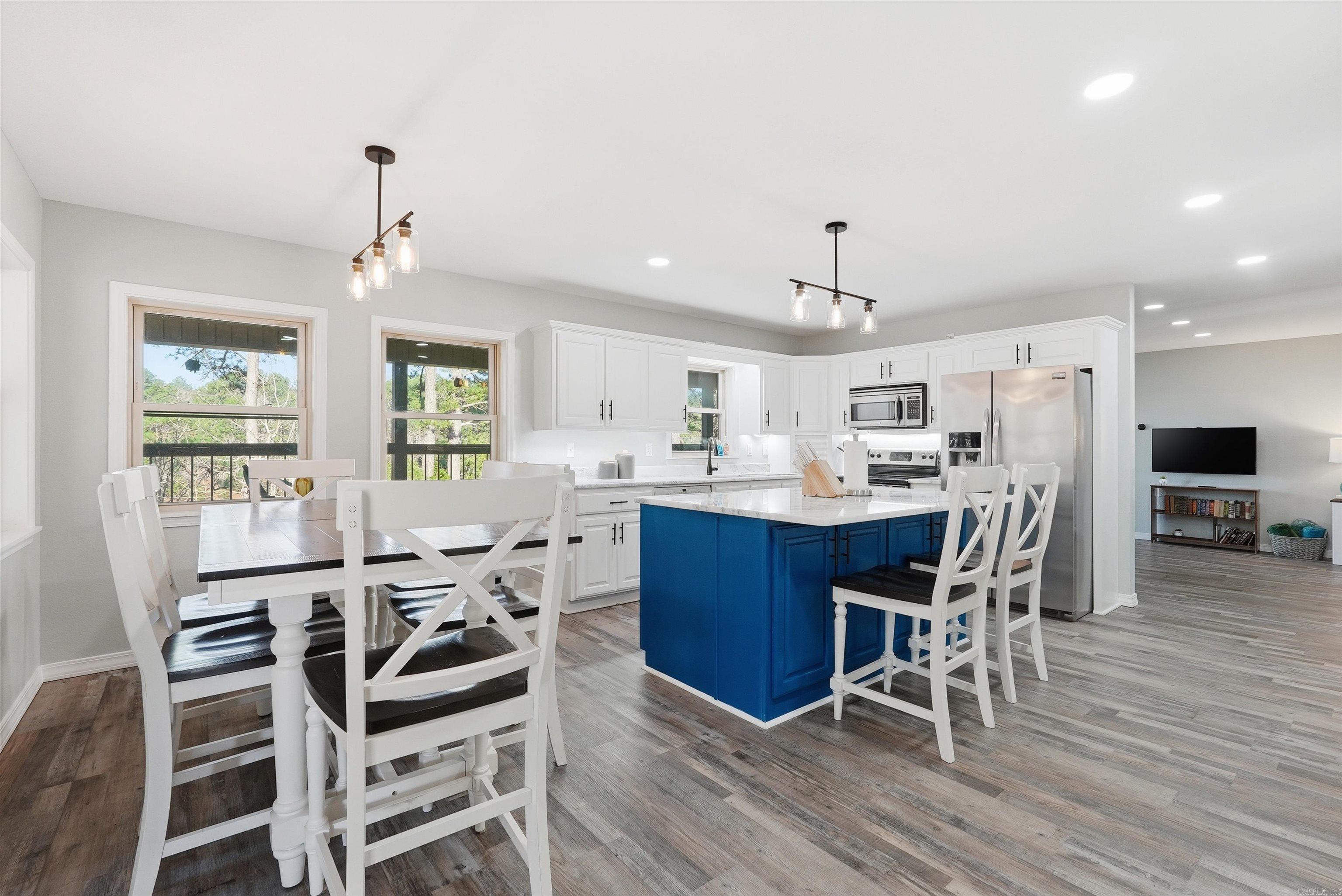 TANNENBAUM - LAKE - Residential