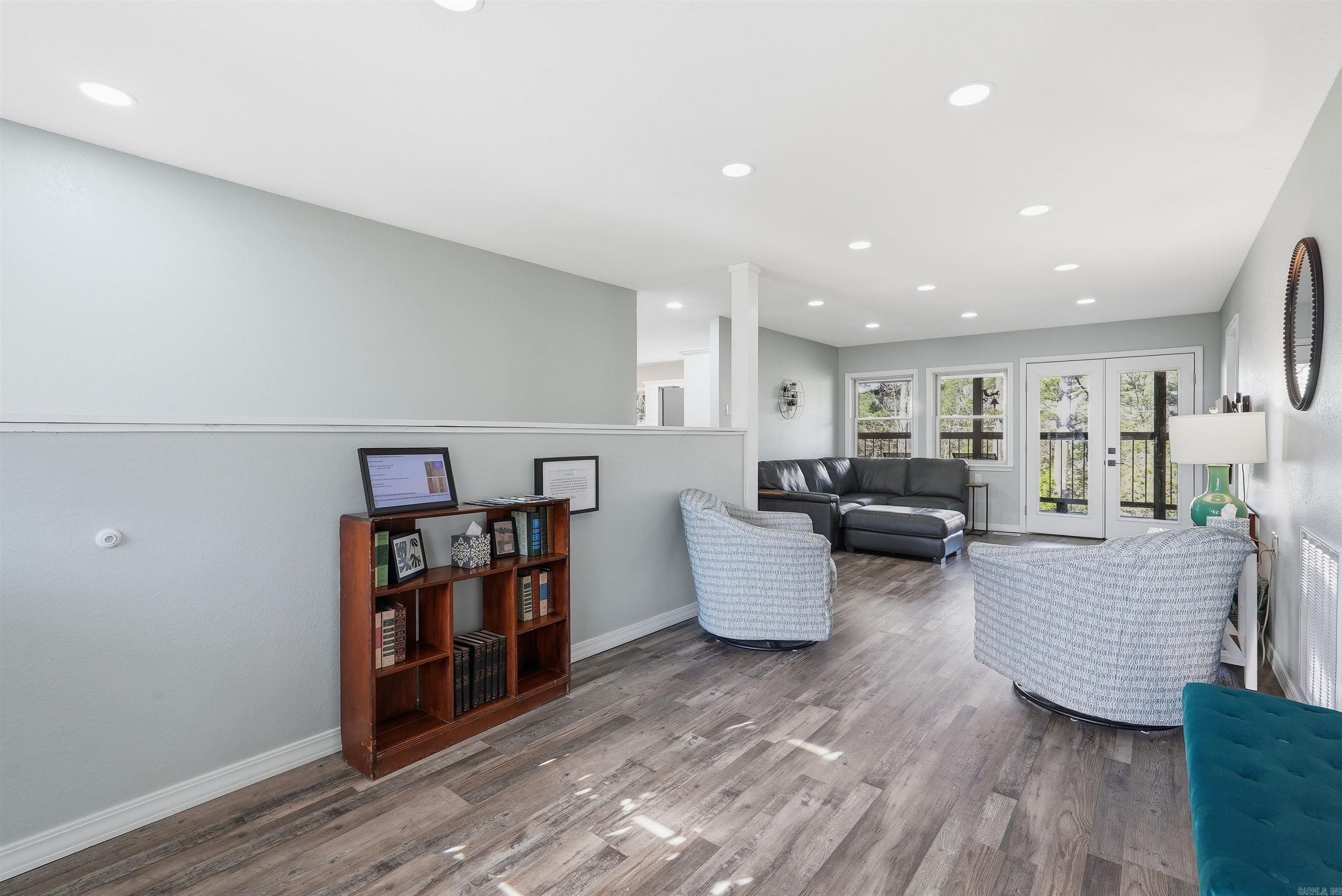 TANNENBAUM - LAKE - Residential