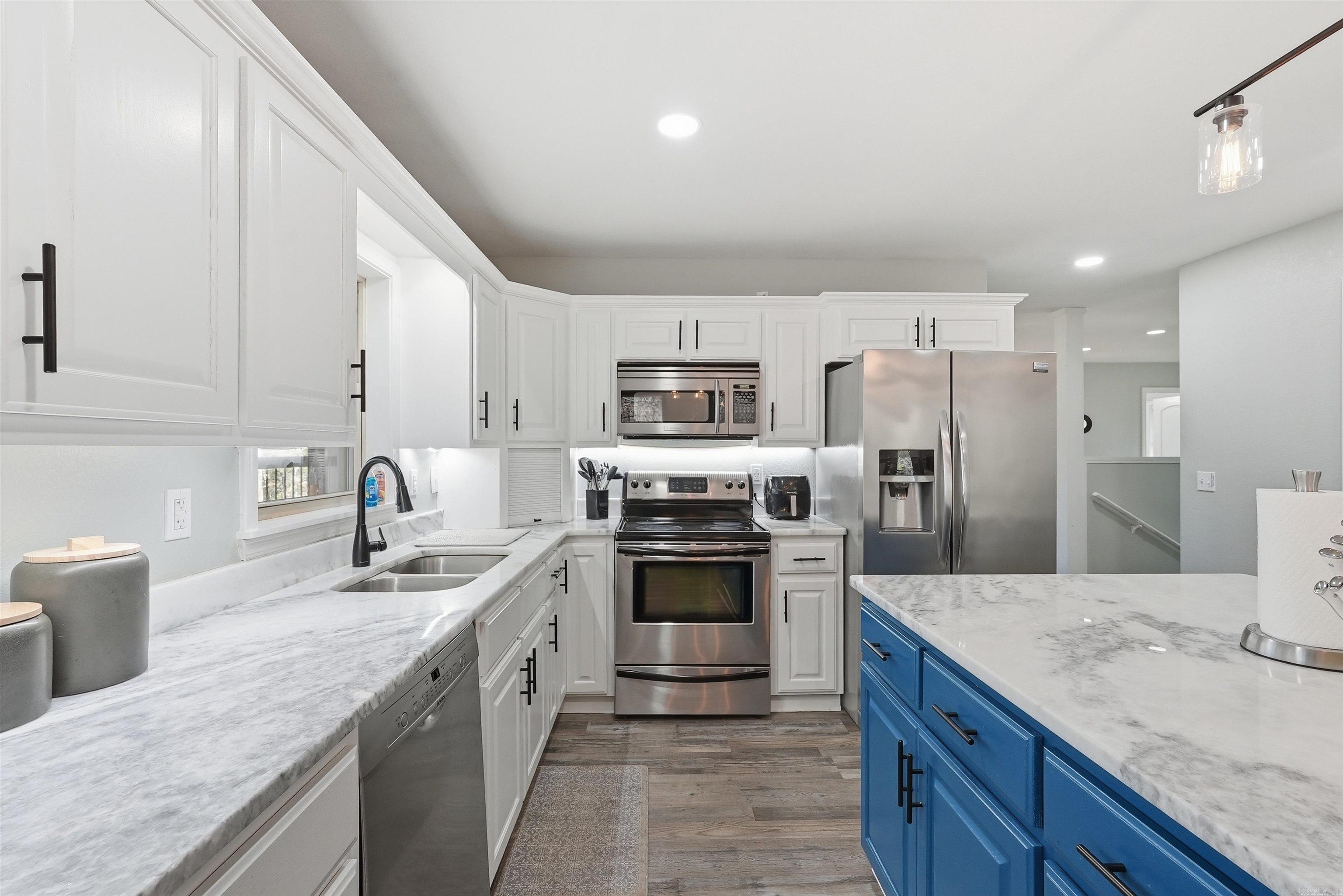 TANNENBAUM - LAKE - Residential