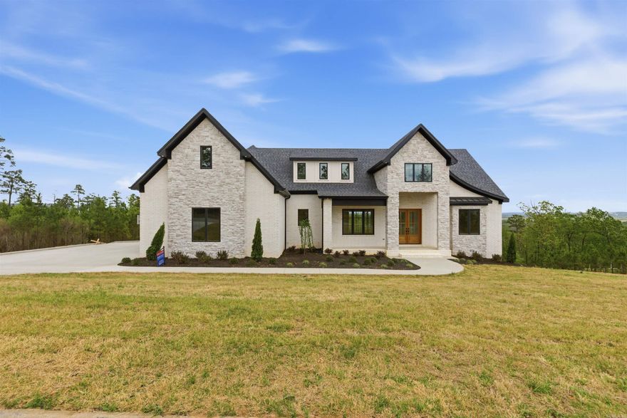 Open-concept floor plan on a 1.3 acre corner lot that features incredible views of the Arkansas River Valley and Pinnacle Mountain. Custom cabinetry on the interior, 4 full bathrooms with a powder bath off the main living. 2 Full bedrooms and bathrooms on the main level.