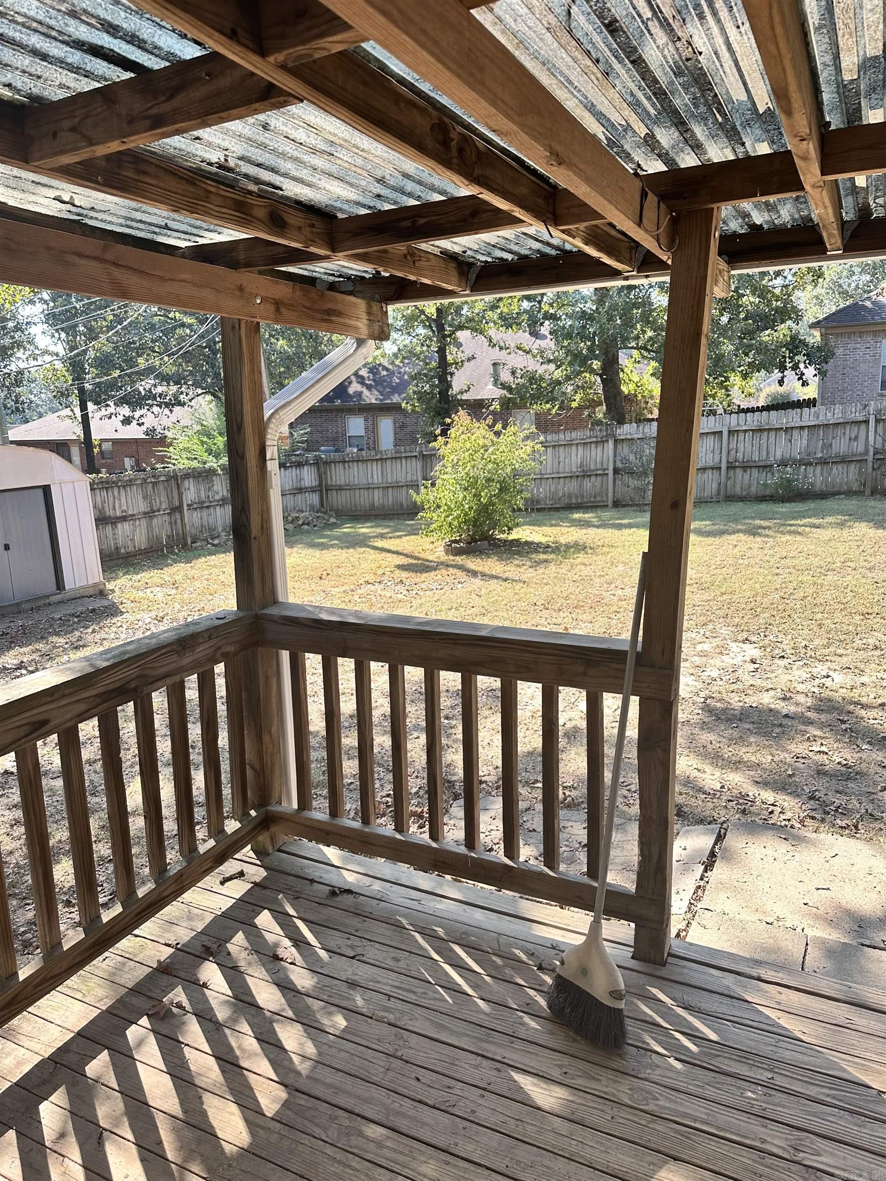 WOODLAND HILLS - Residential