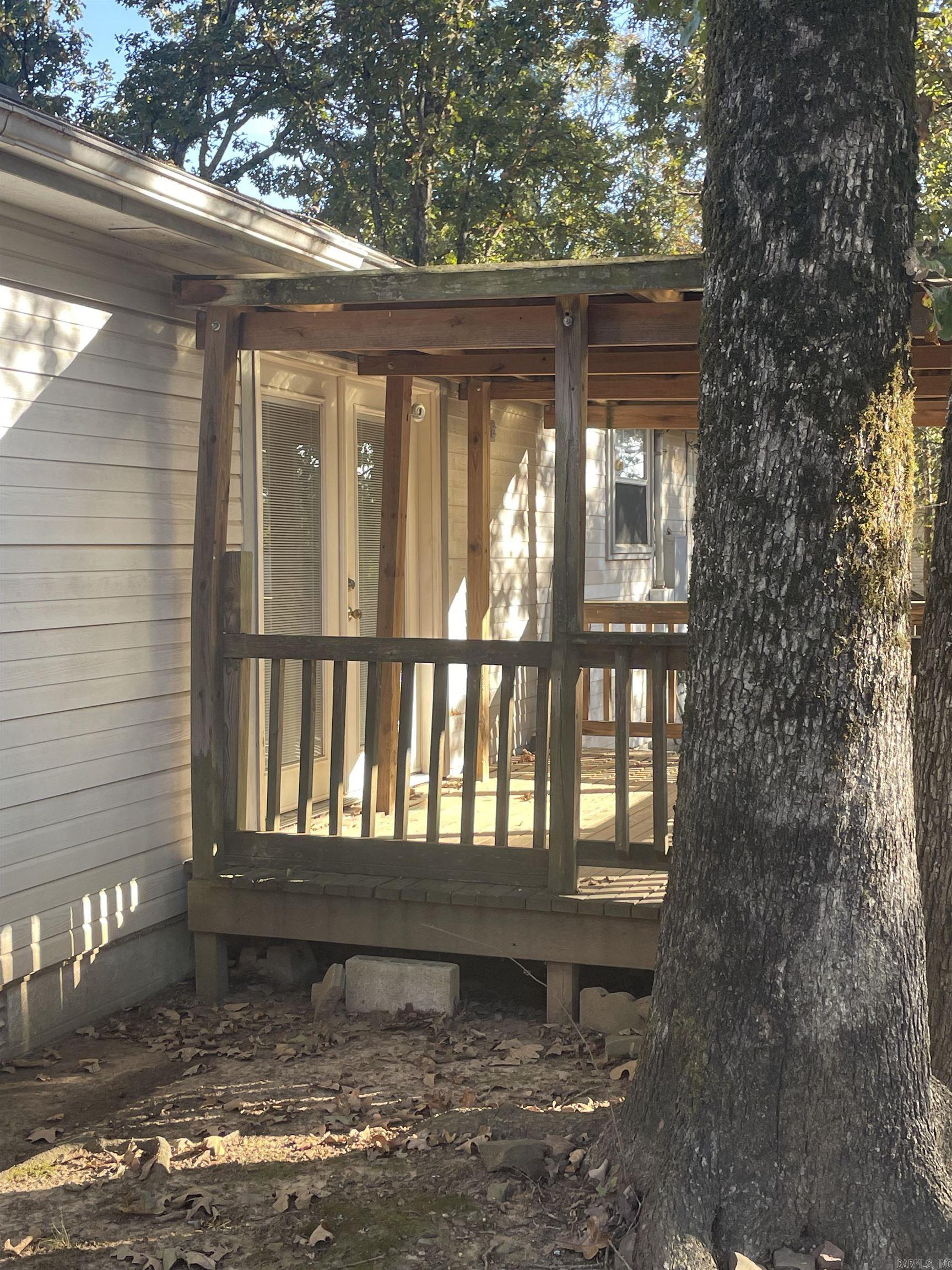 WOODLAND HILLS - Residential