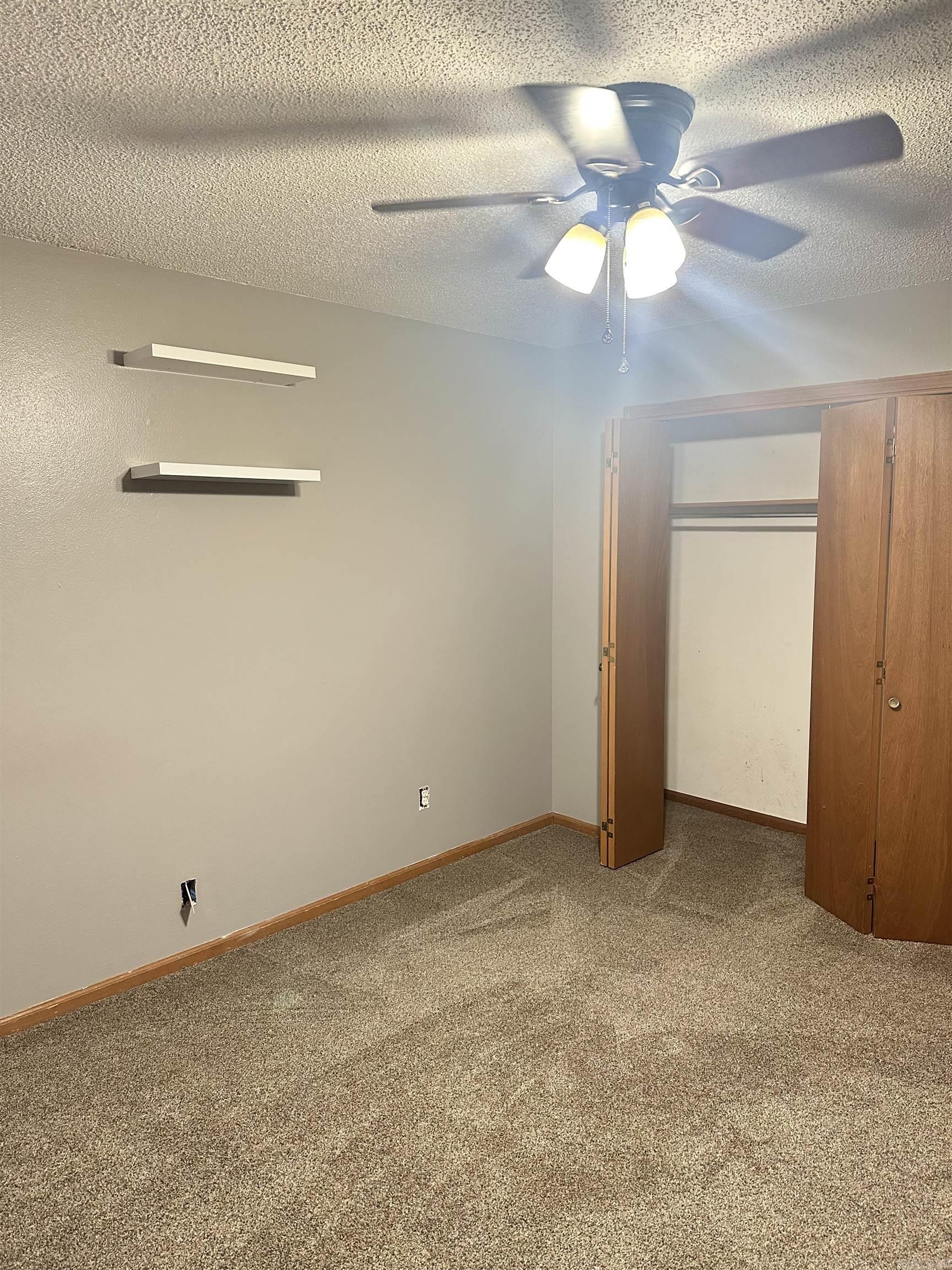 WOODLAND HILLS - Residential